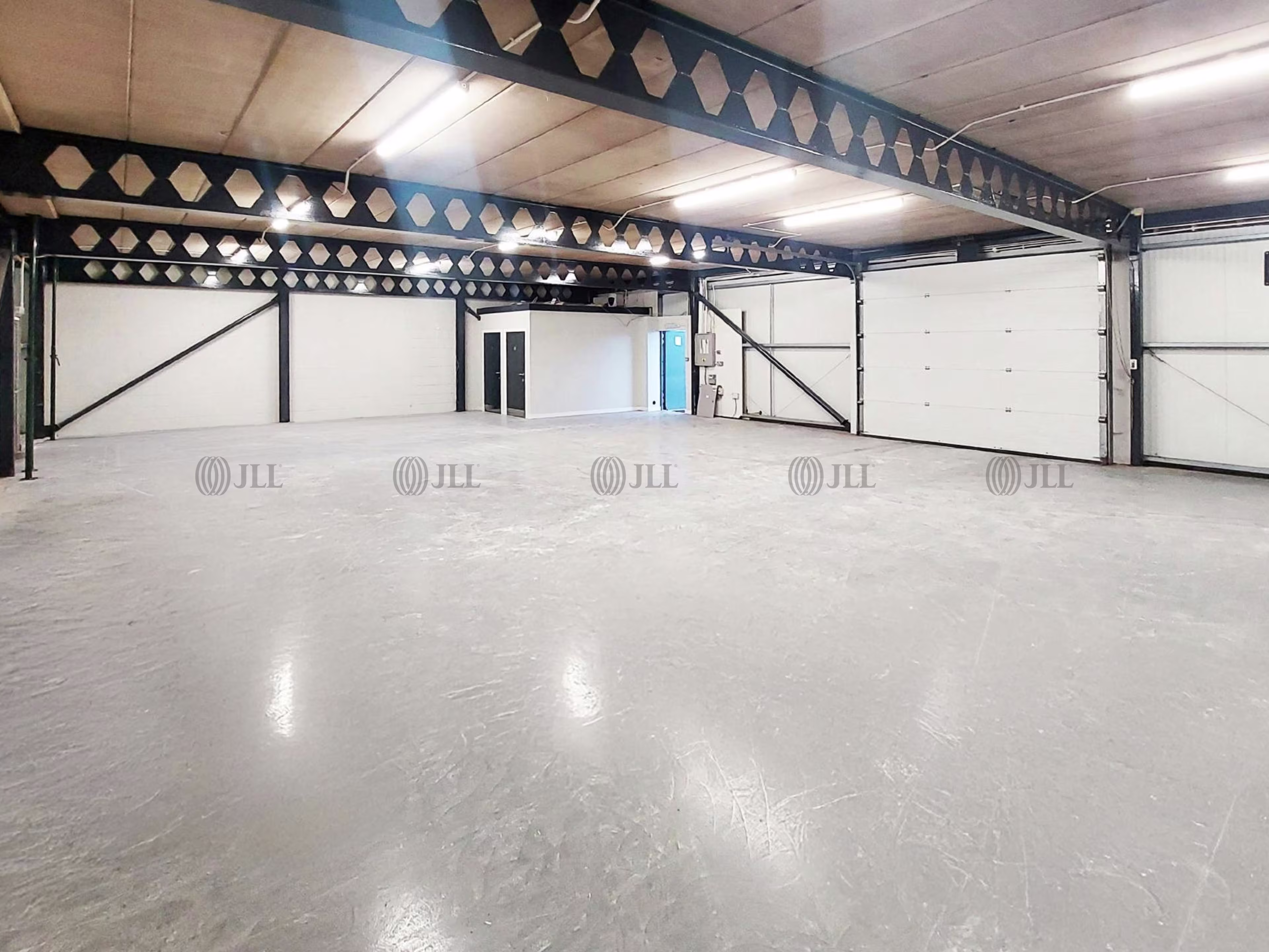 Unit F, Lochlands Industrial Estate