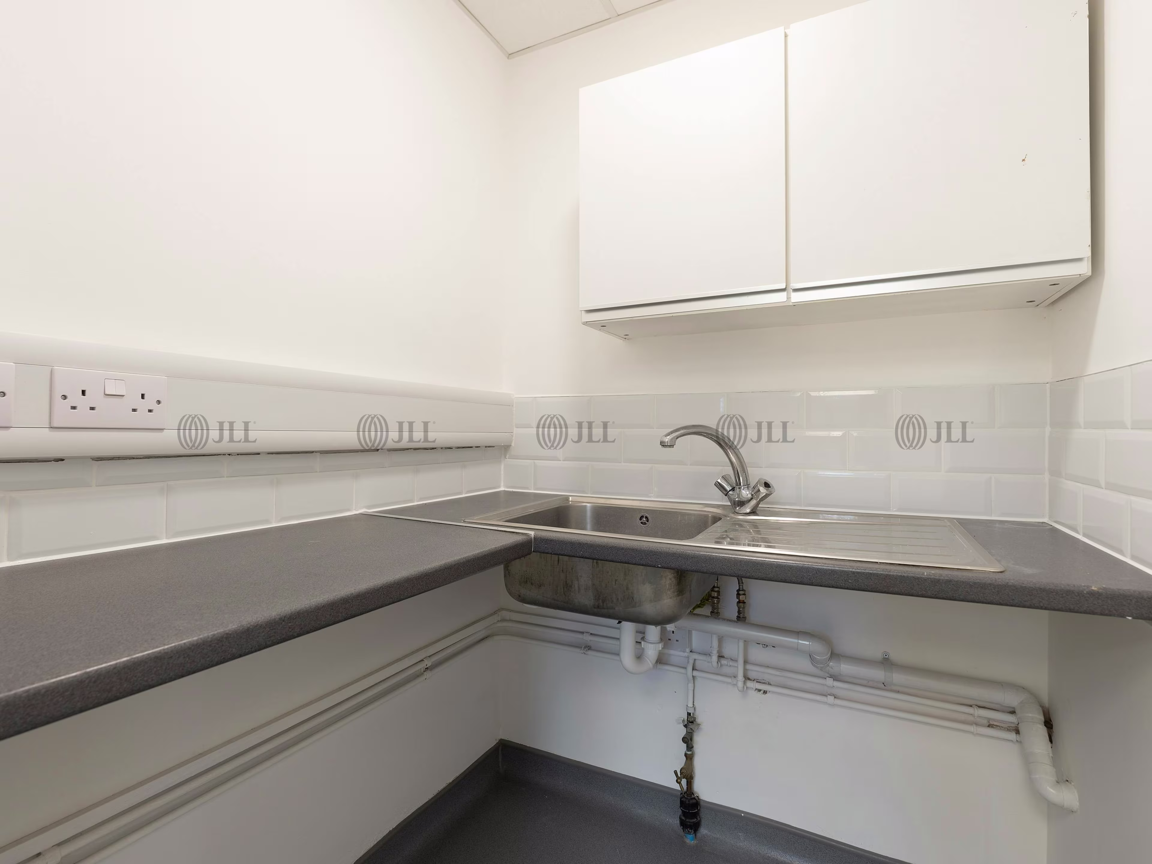 Unit 40, Raynham Road