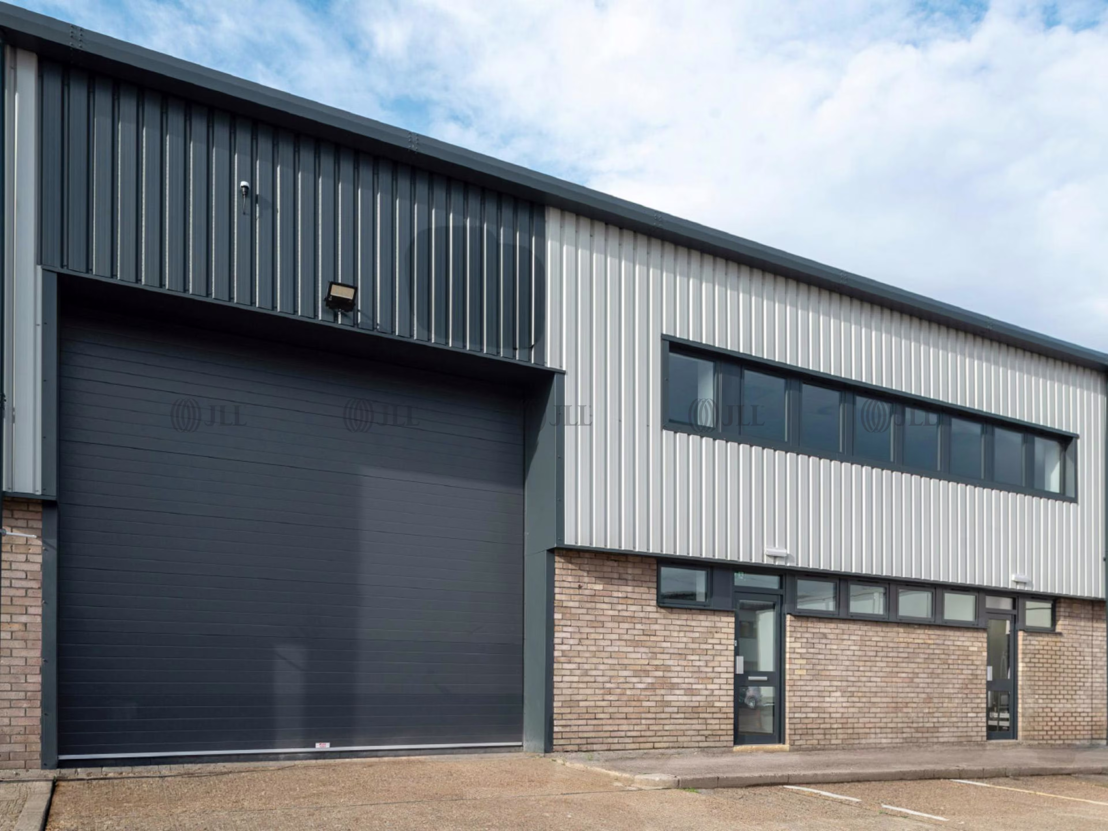 Unit 98, Roding Road