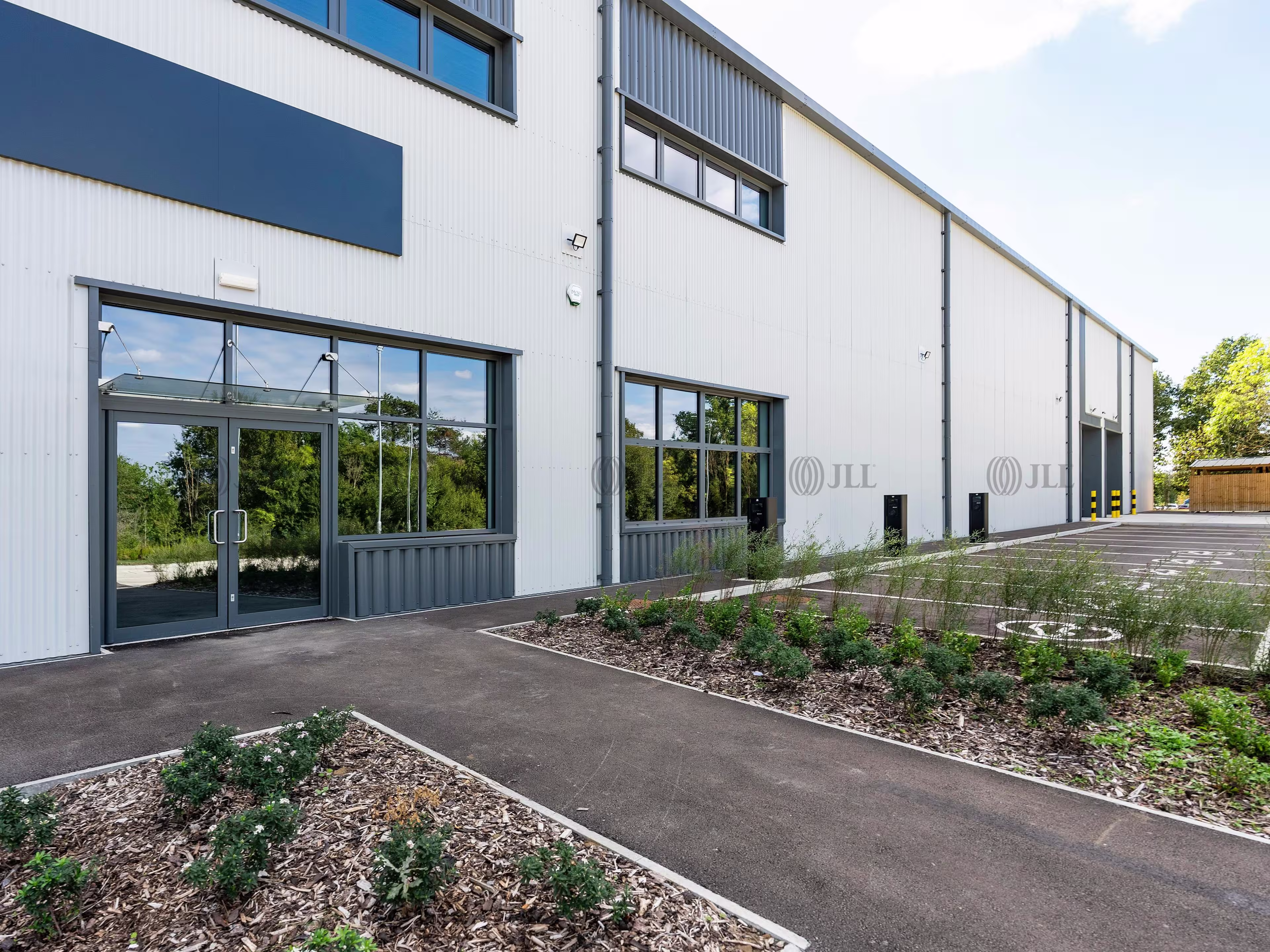 F1 Burnt Common Business Park