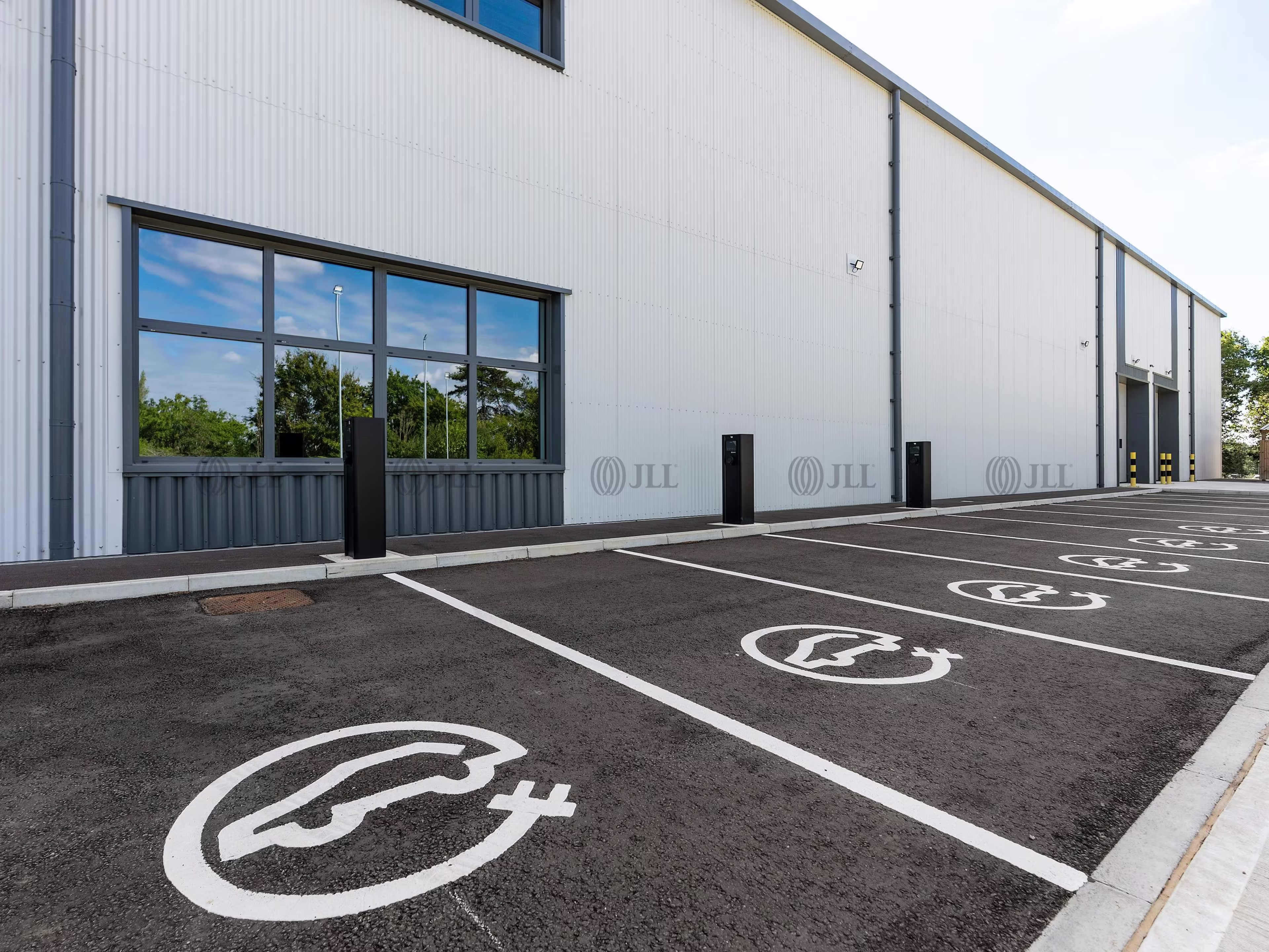F1 Burnt Common Business Park