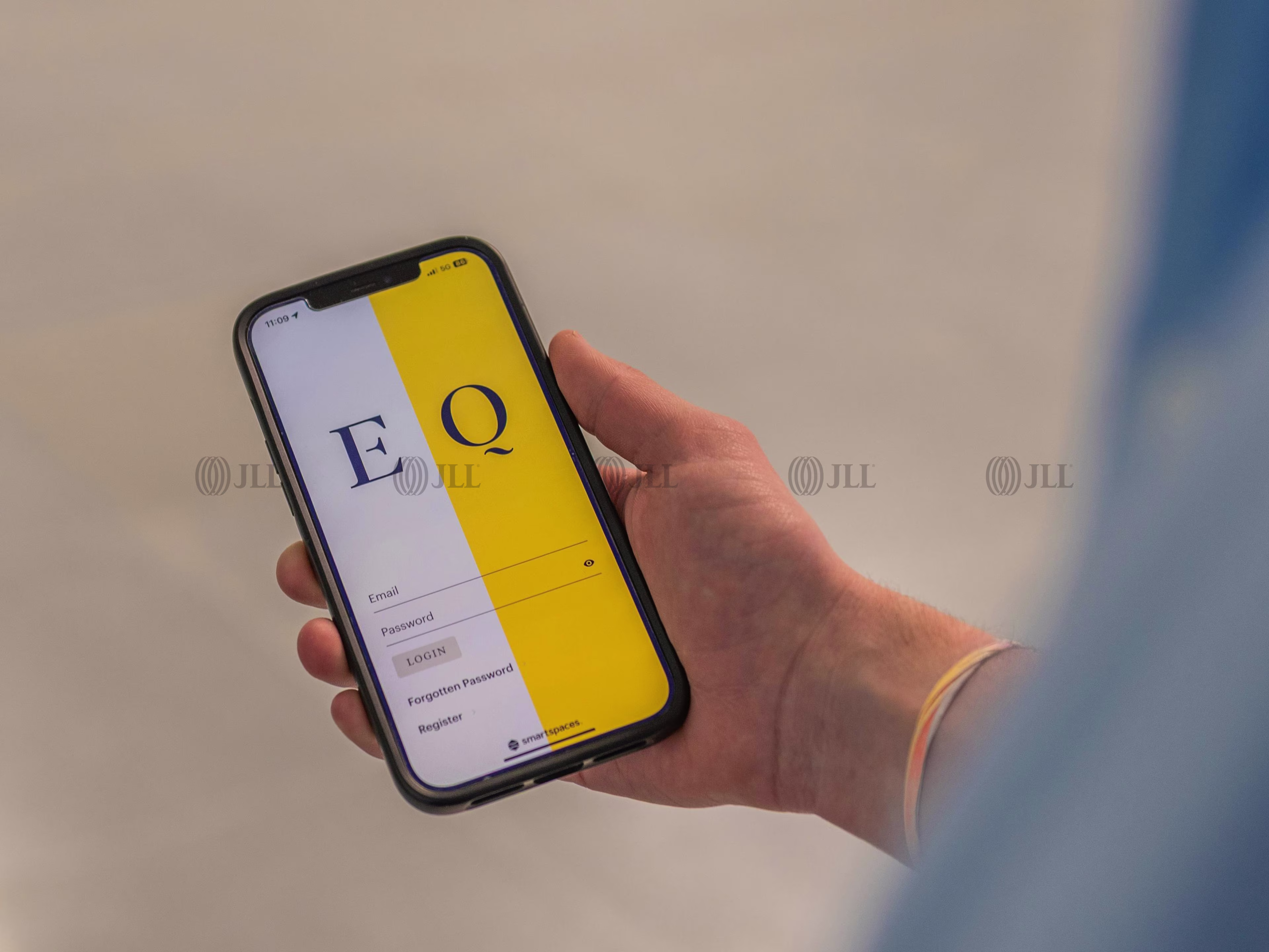 EQ