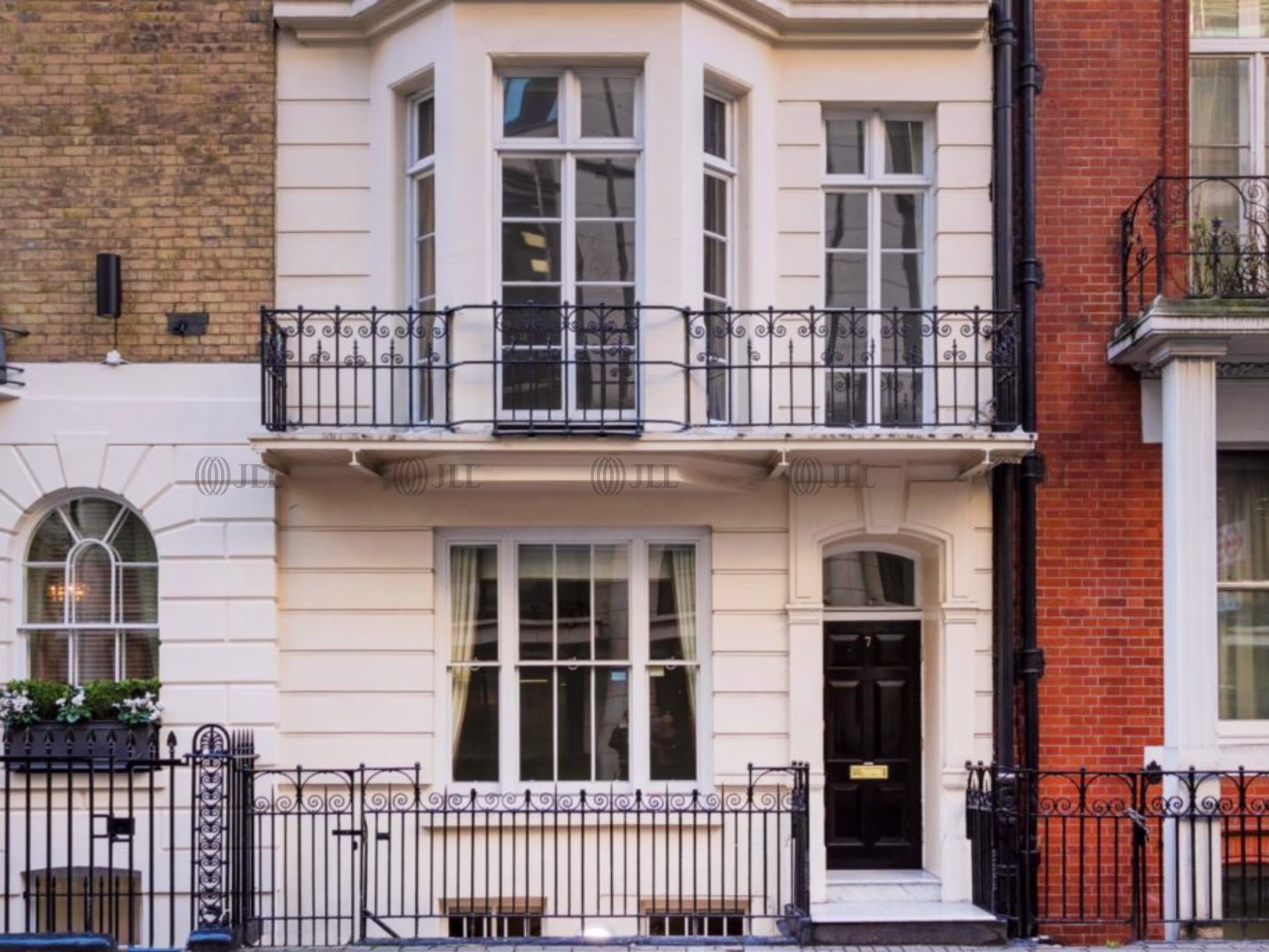 7 Stratton Street