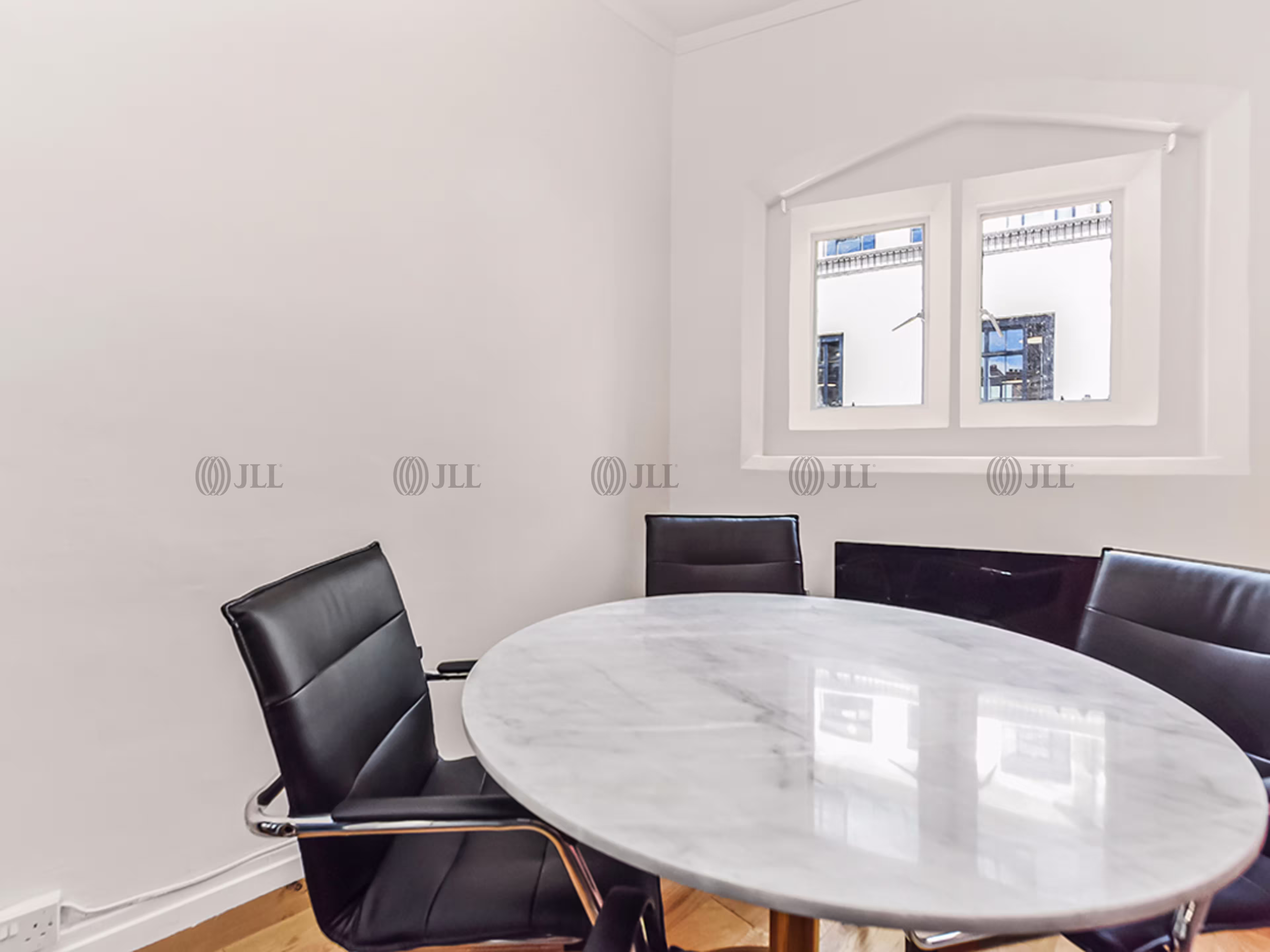 70-71 Wells Street by Curated Offices