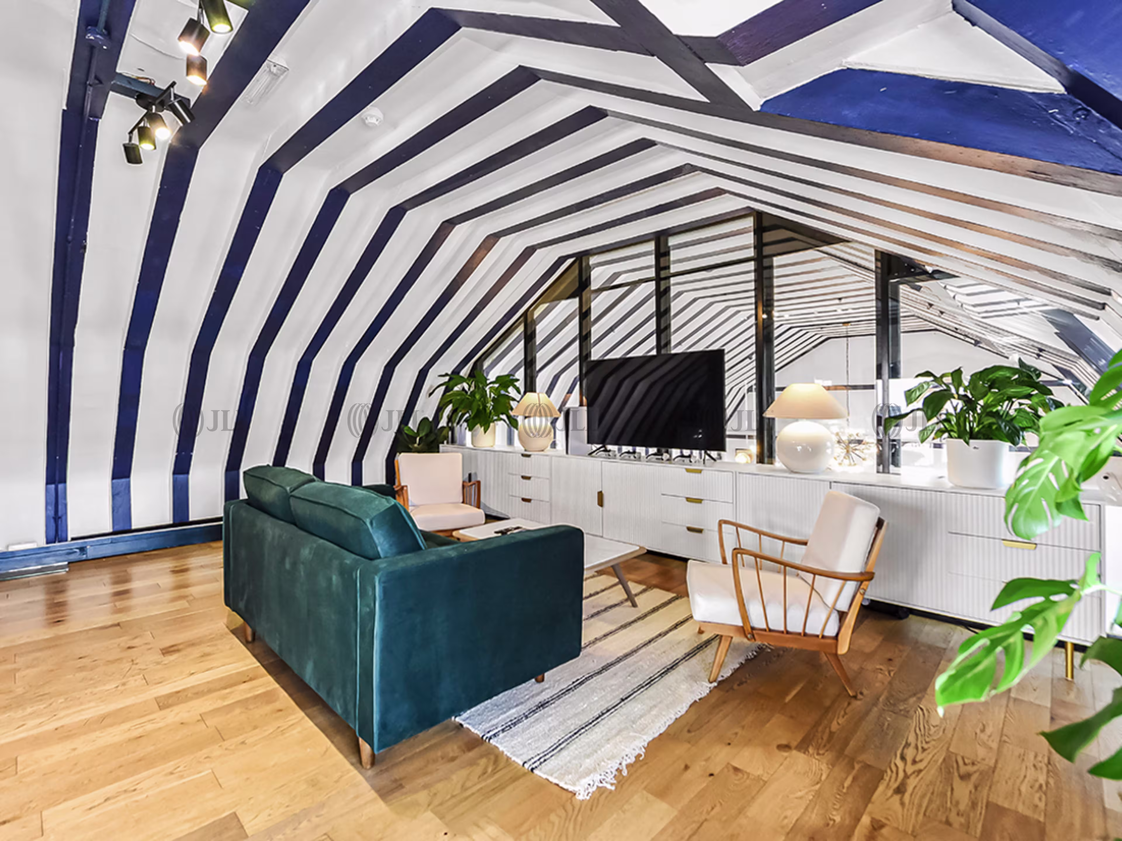 70-71 Wells Street by Curated Offices