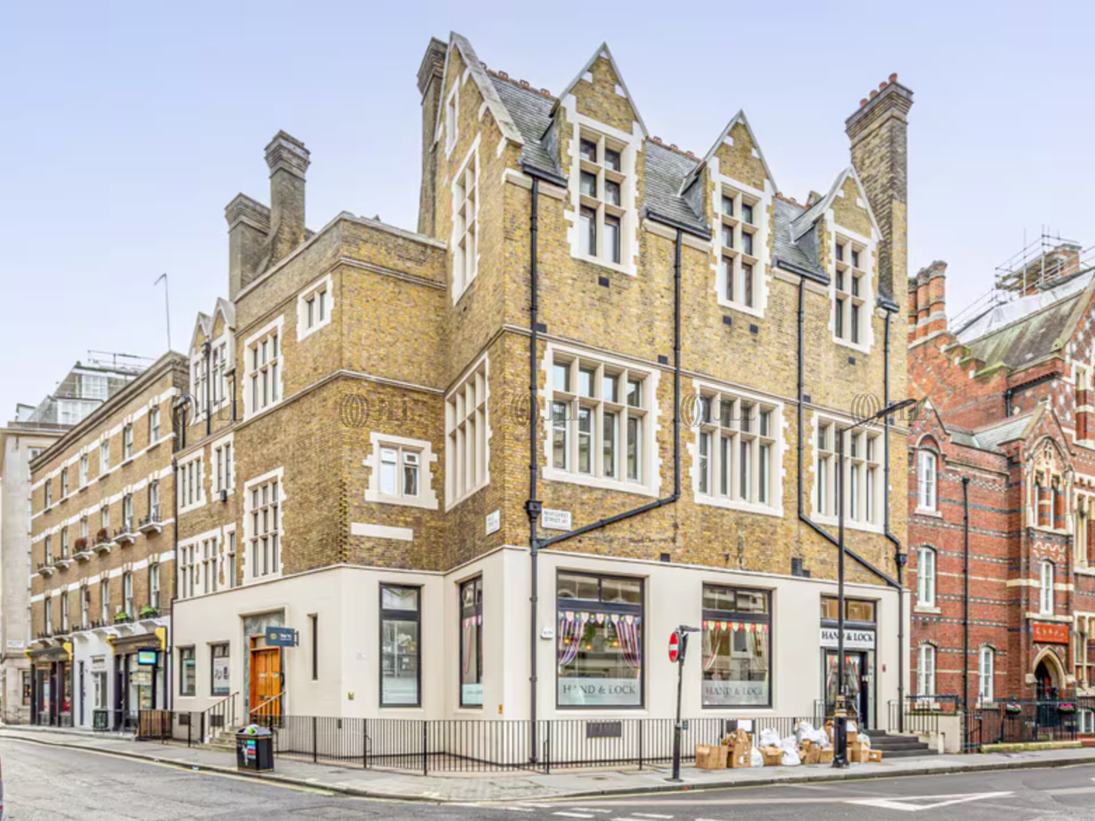 70-71 Wells Street by Curated Offices