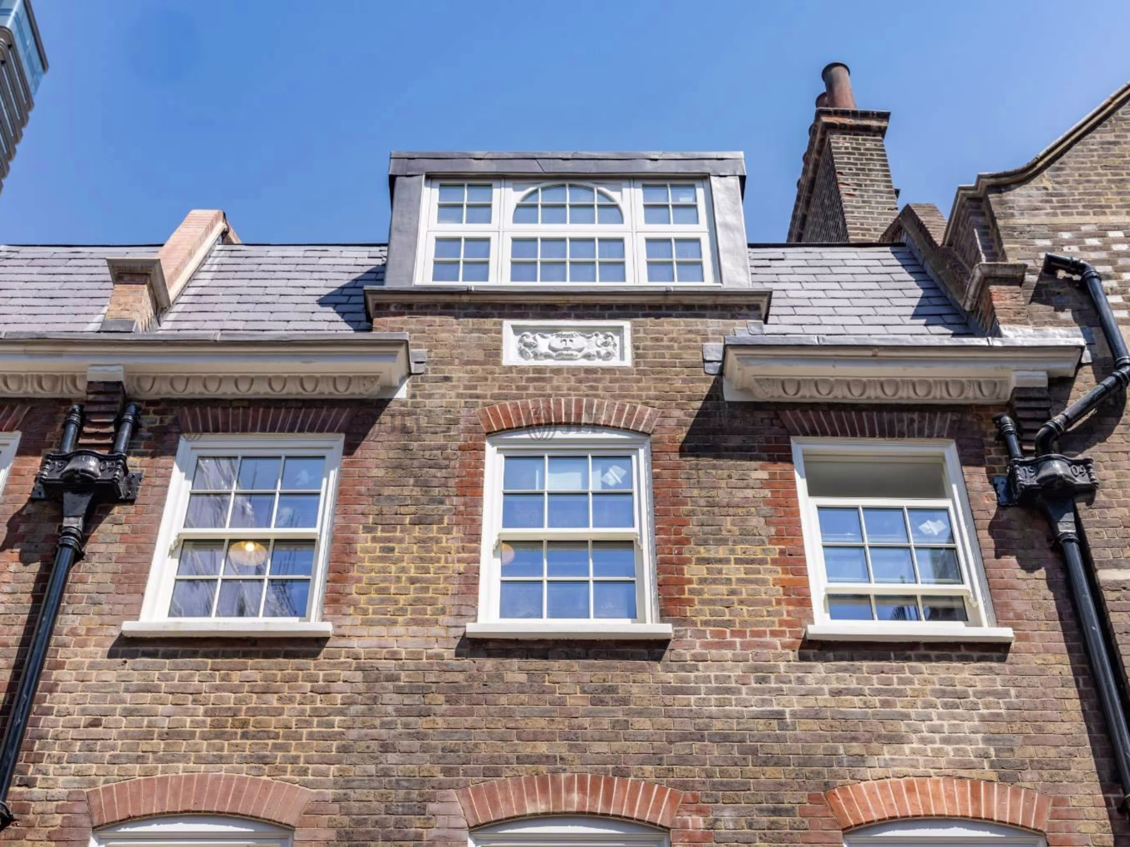 16 Blossom Street