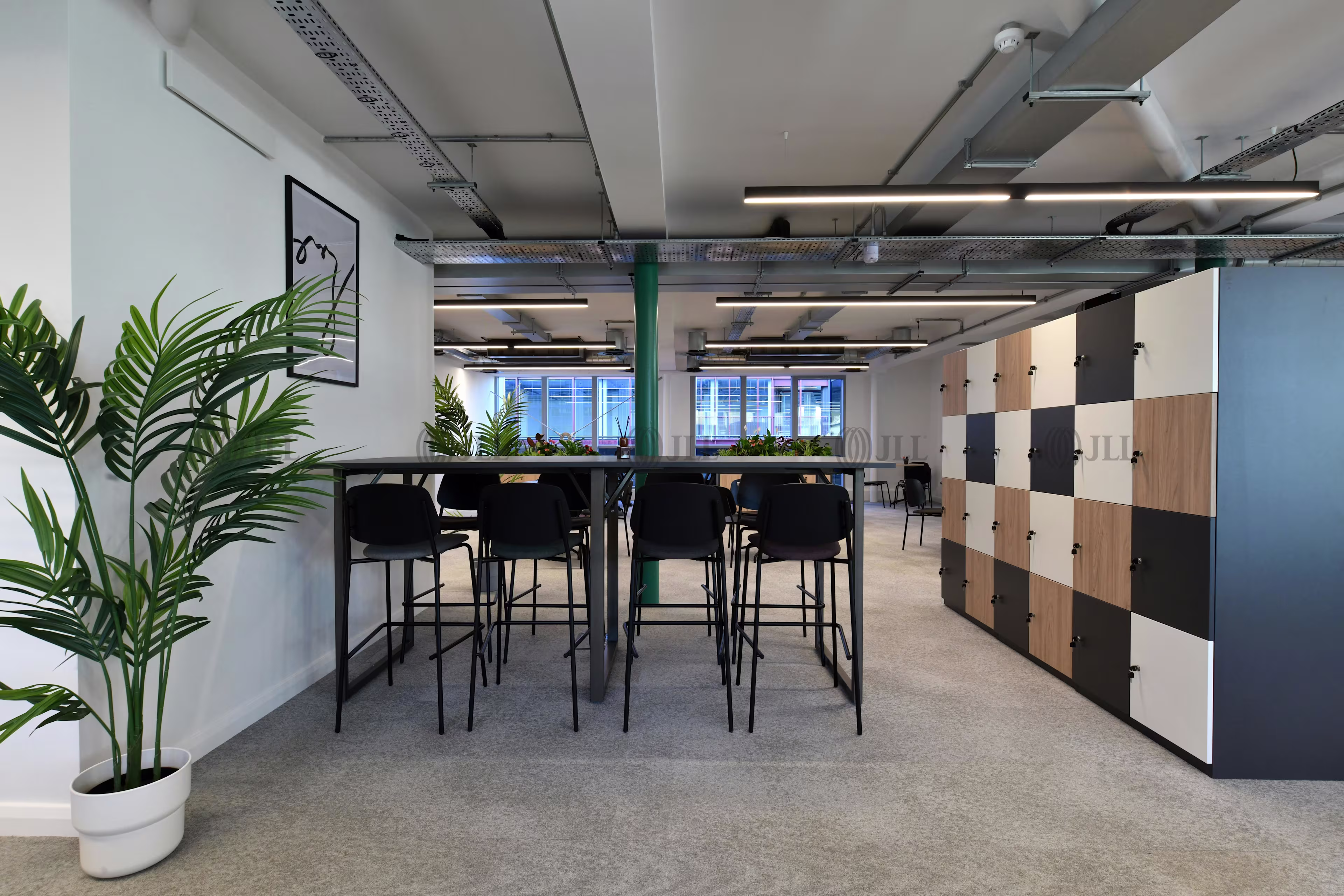 17-19 Whitworth Street West