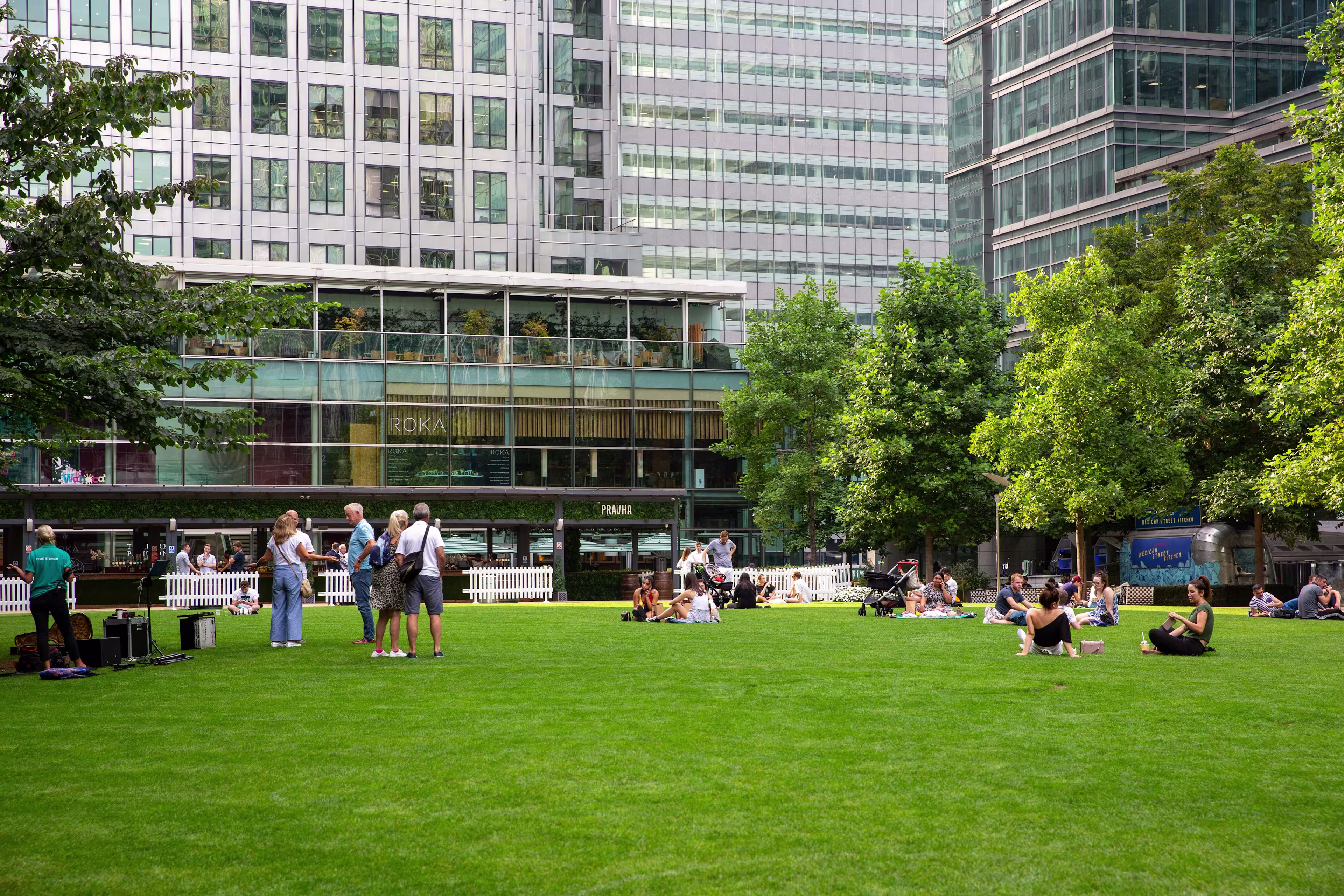5 Churchill Place