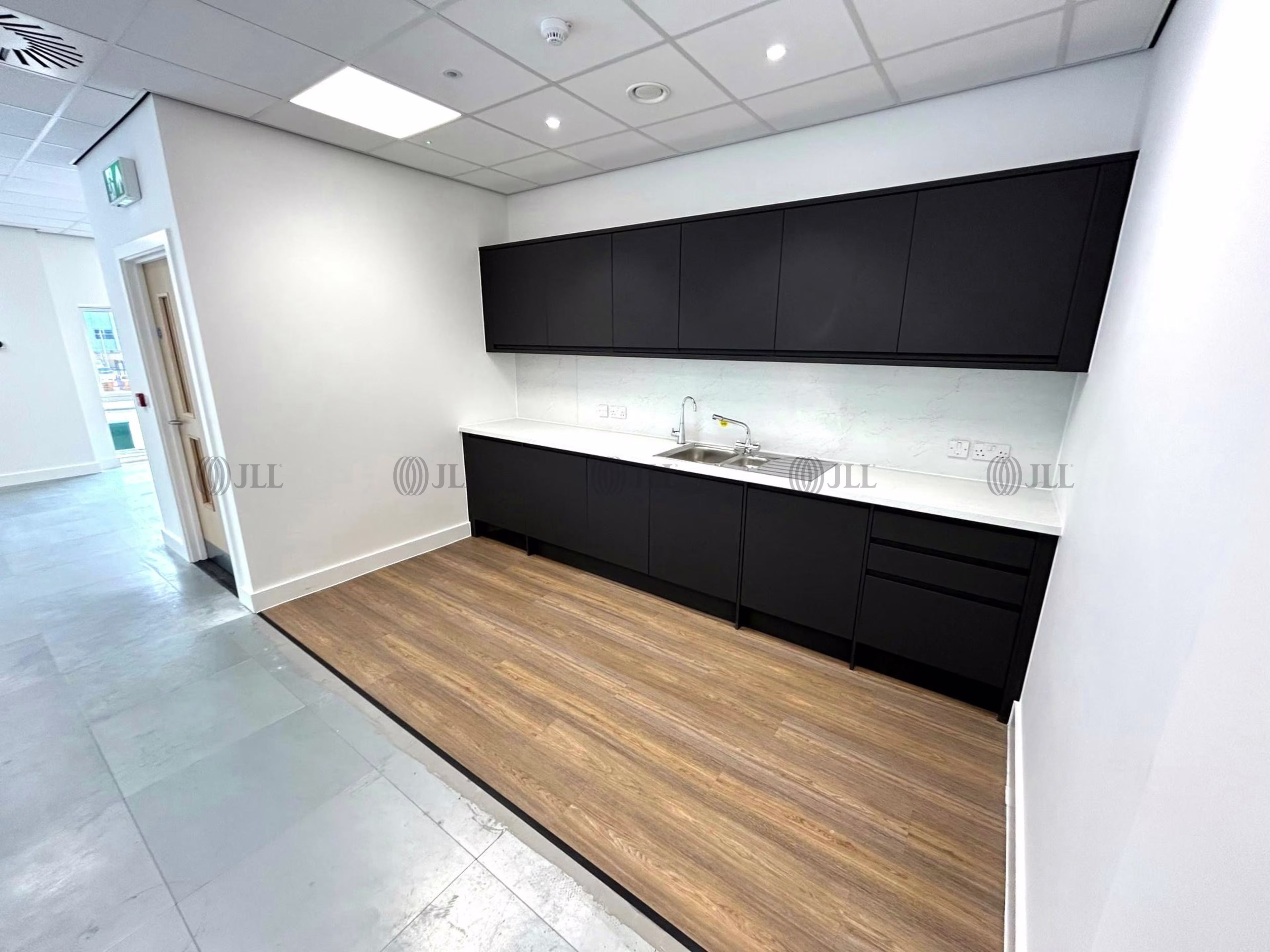 Causeway Connect Staines - Distribution