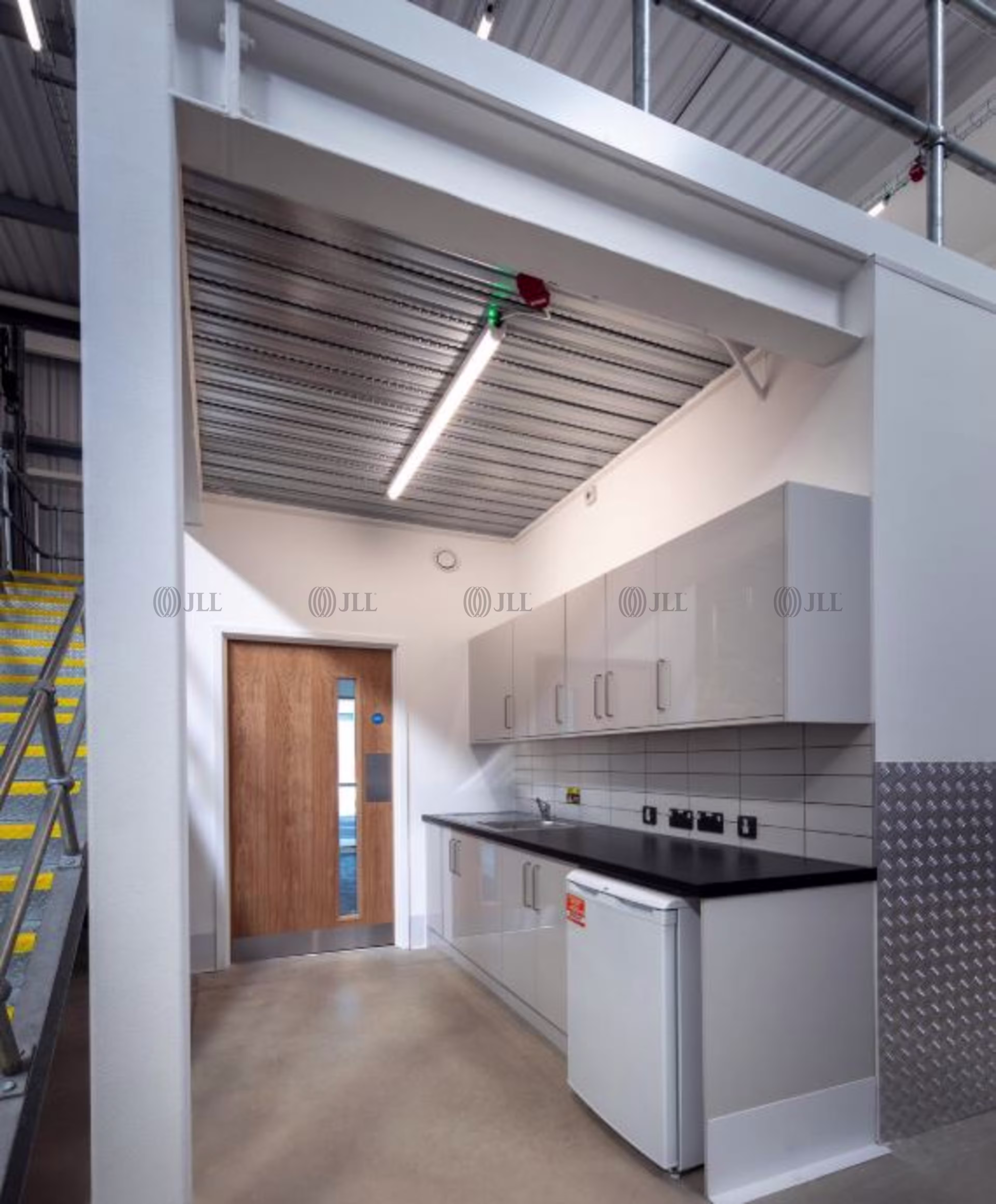 692 Stirling Road (Unit 8)