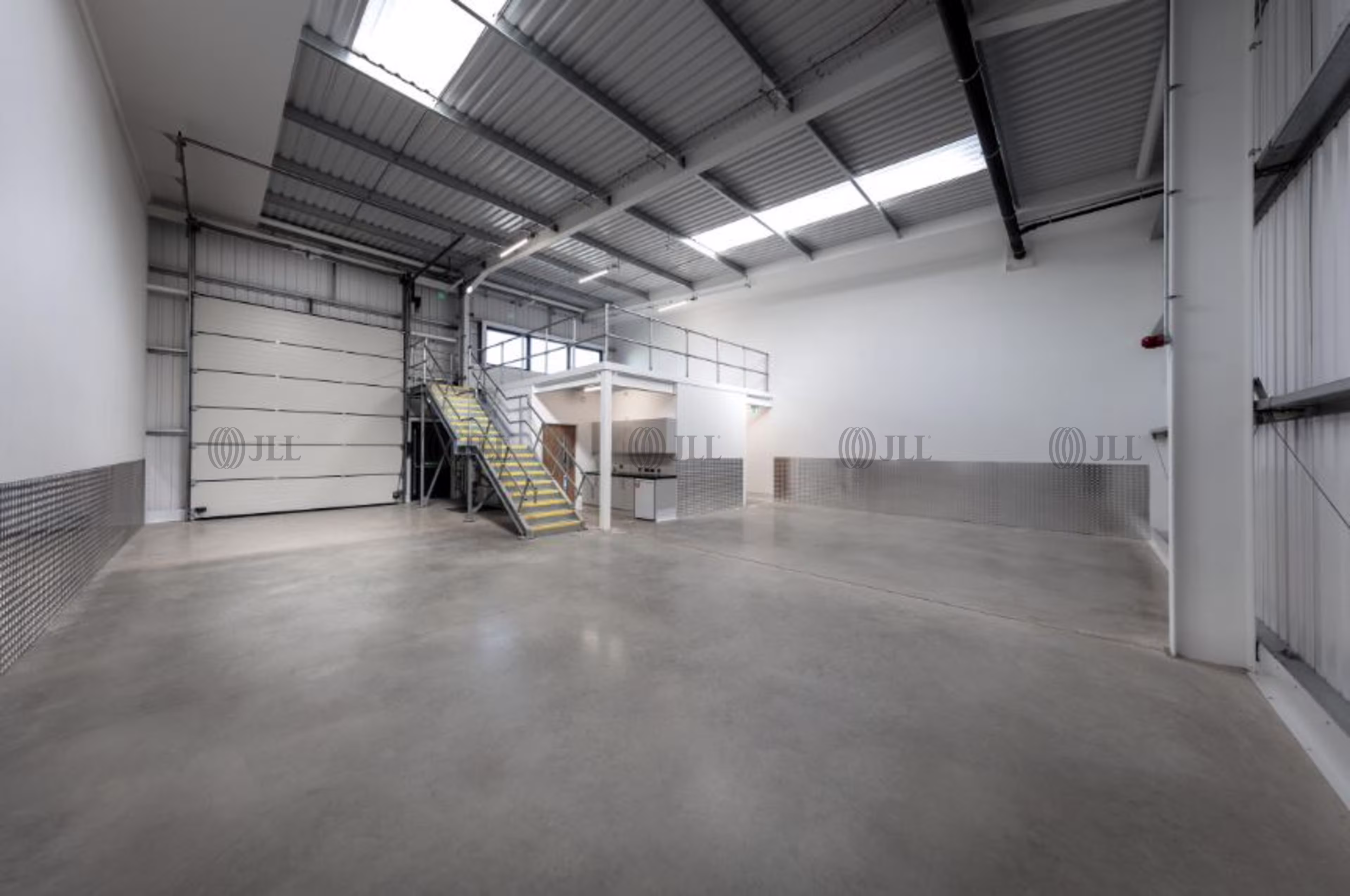 693 Stirling Road (Unit 7)