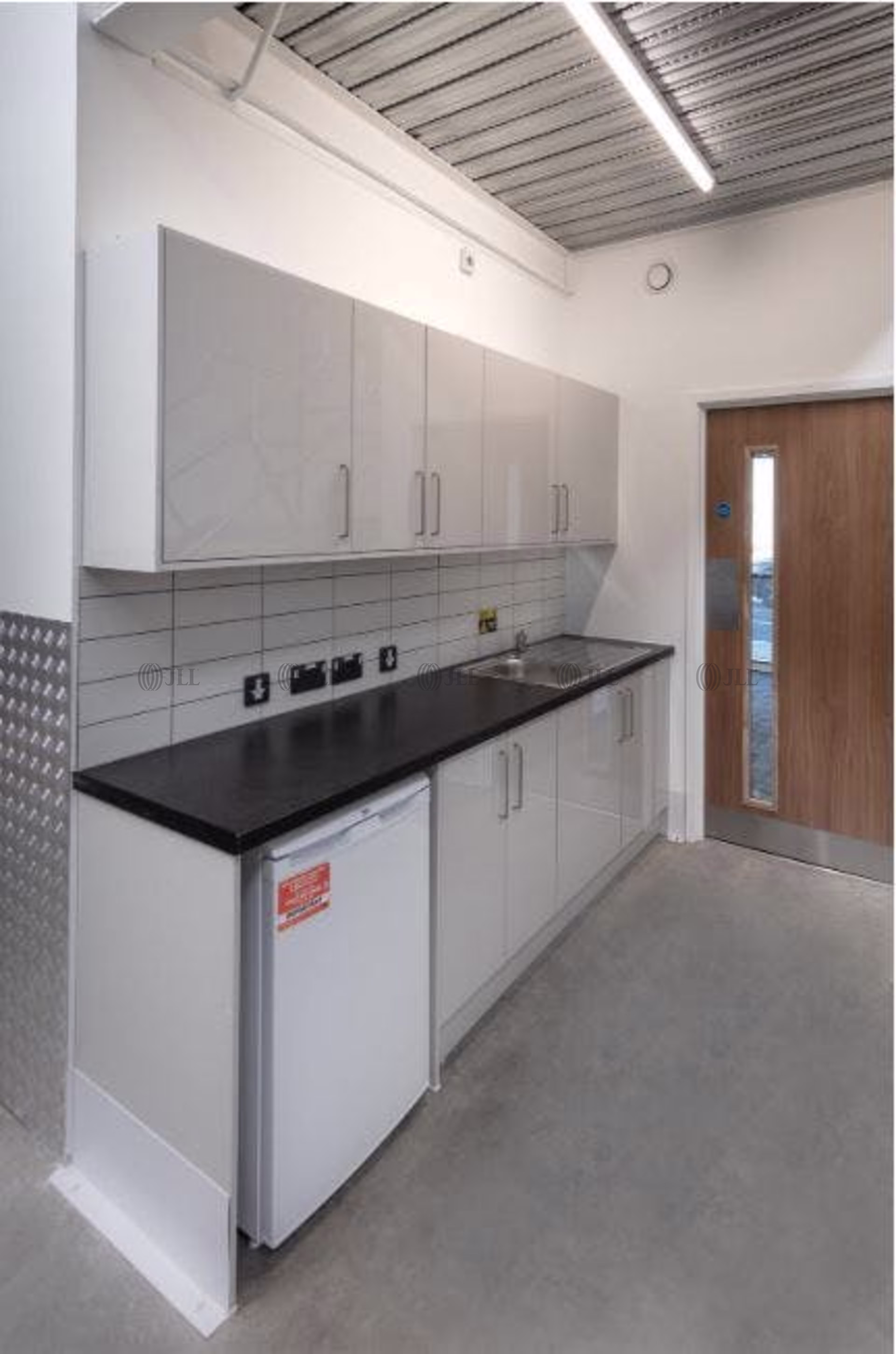 694 Stirling Road (Unit 6)