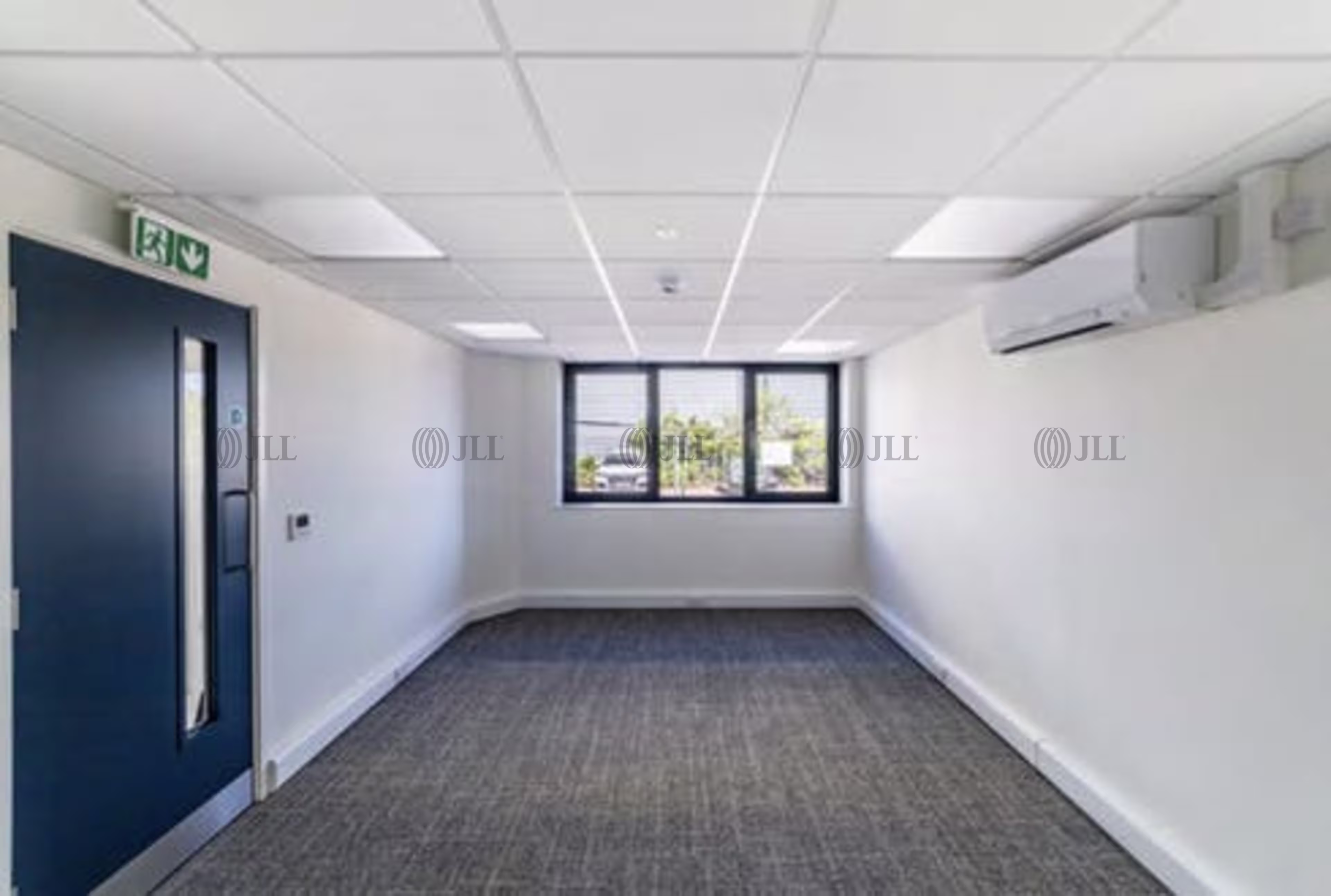 Commercial Way