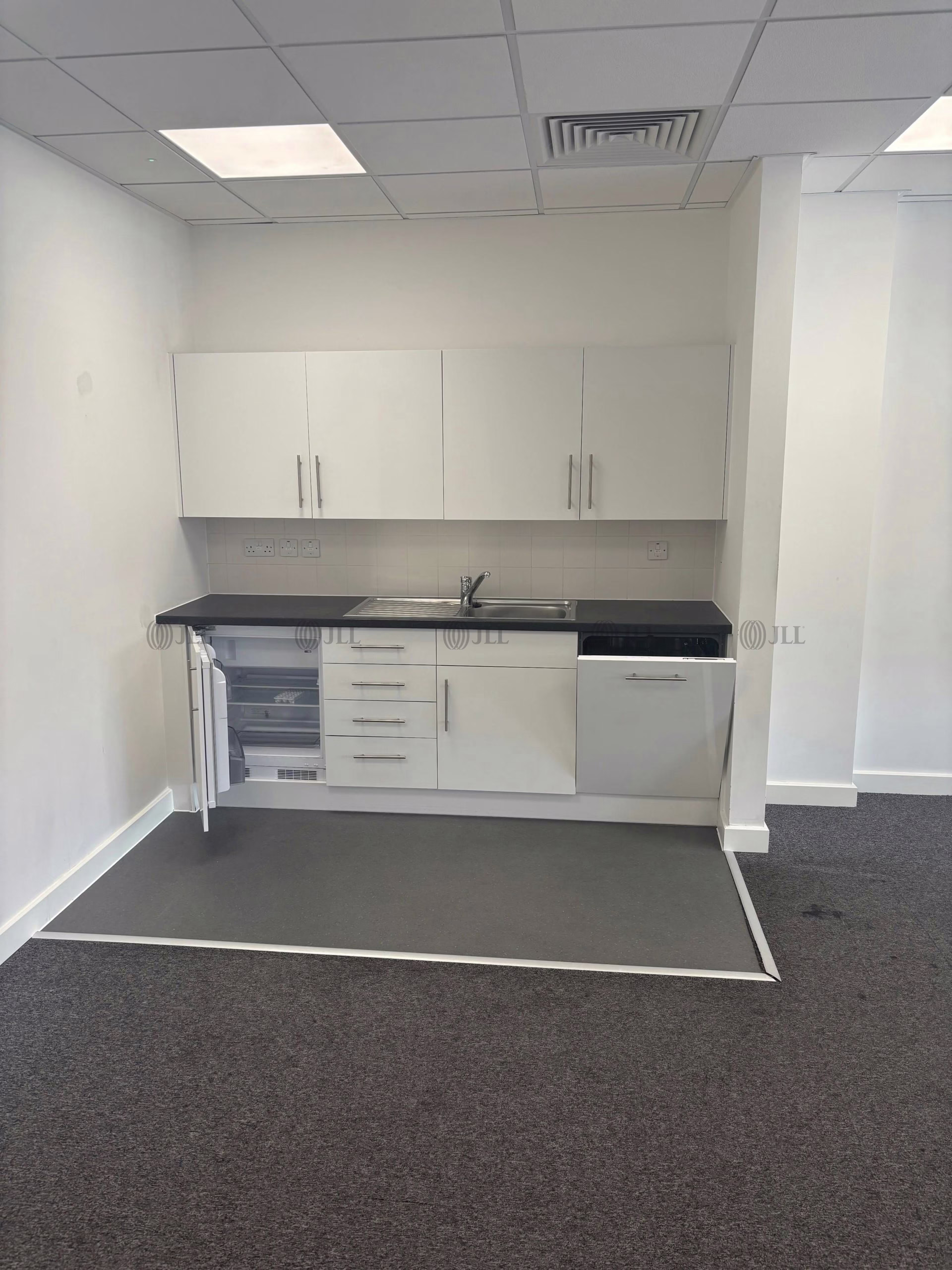 Unit D1, Waltham X