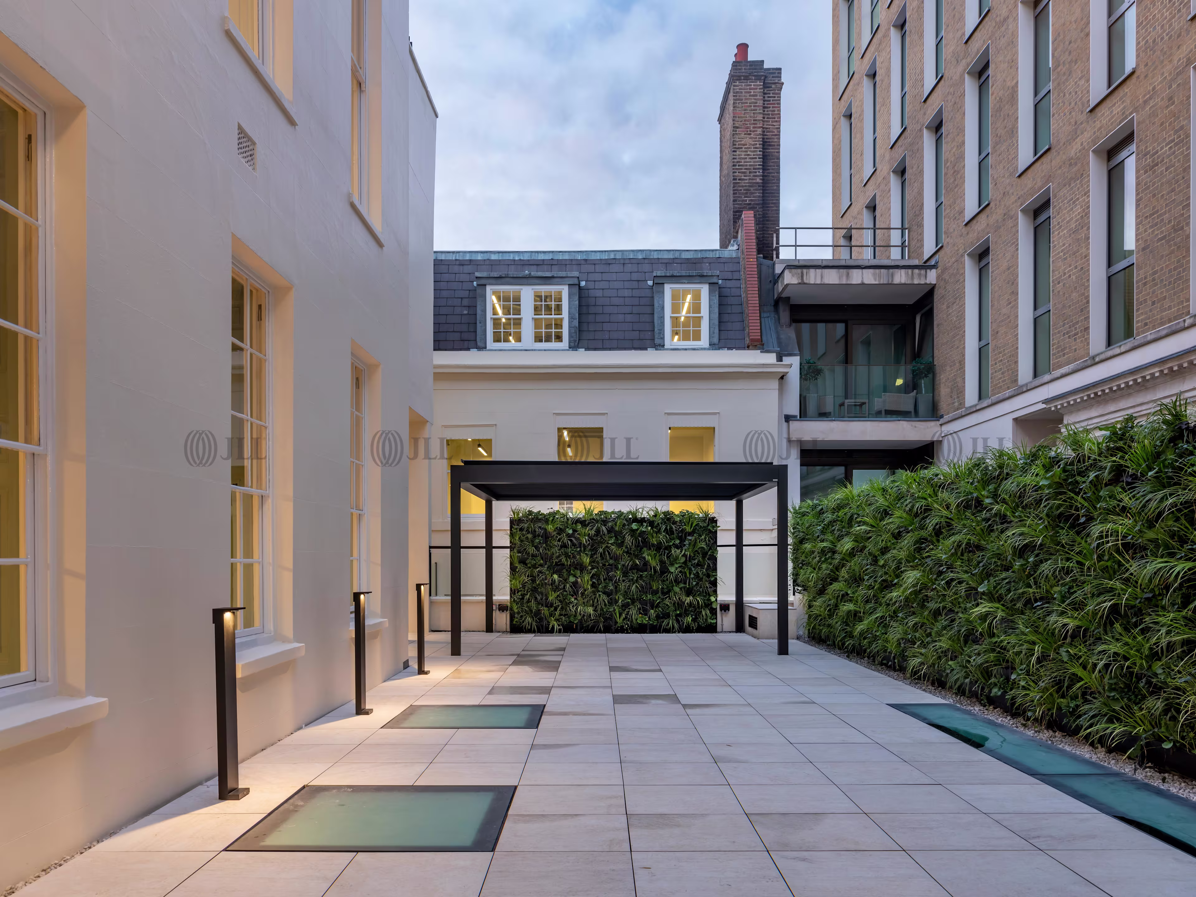 3 Kings Yard