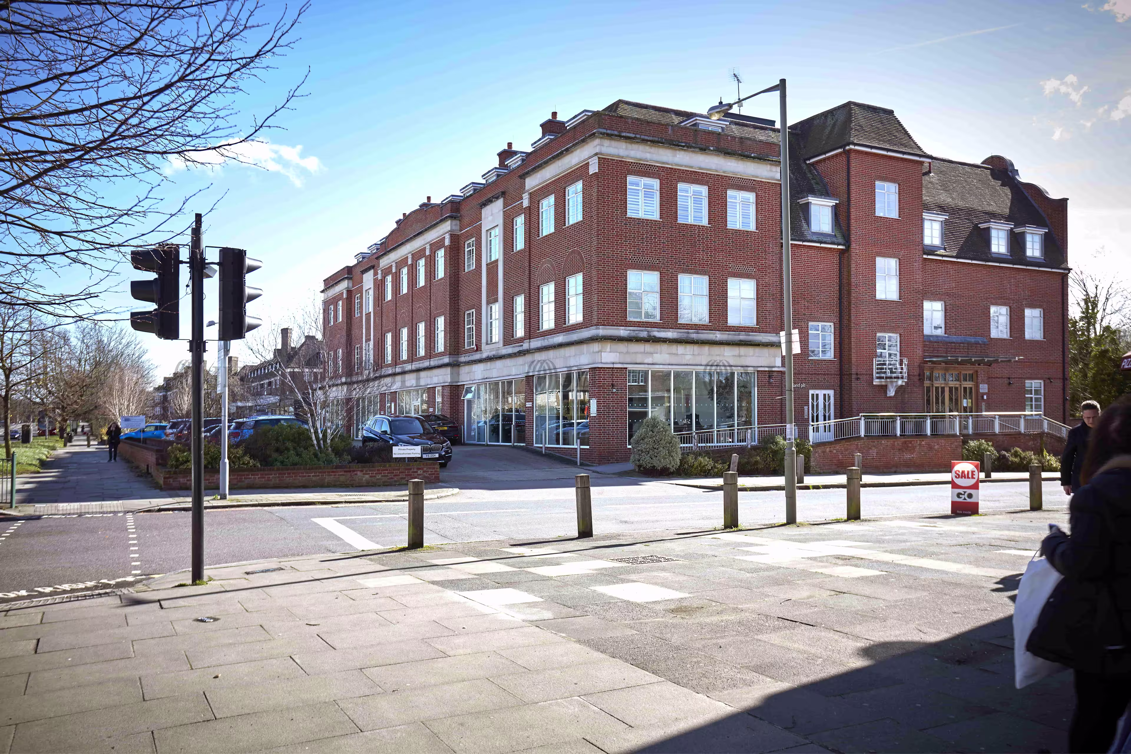 2 Lyttelton Road
