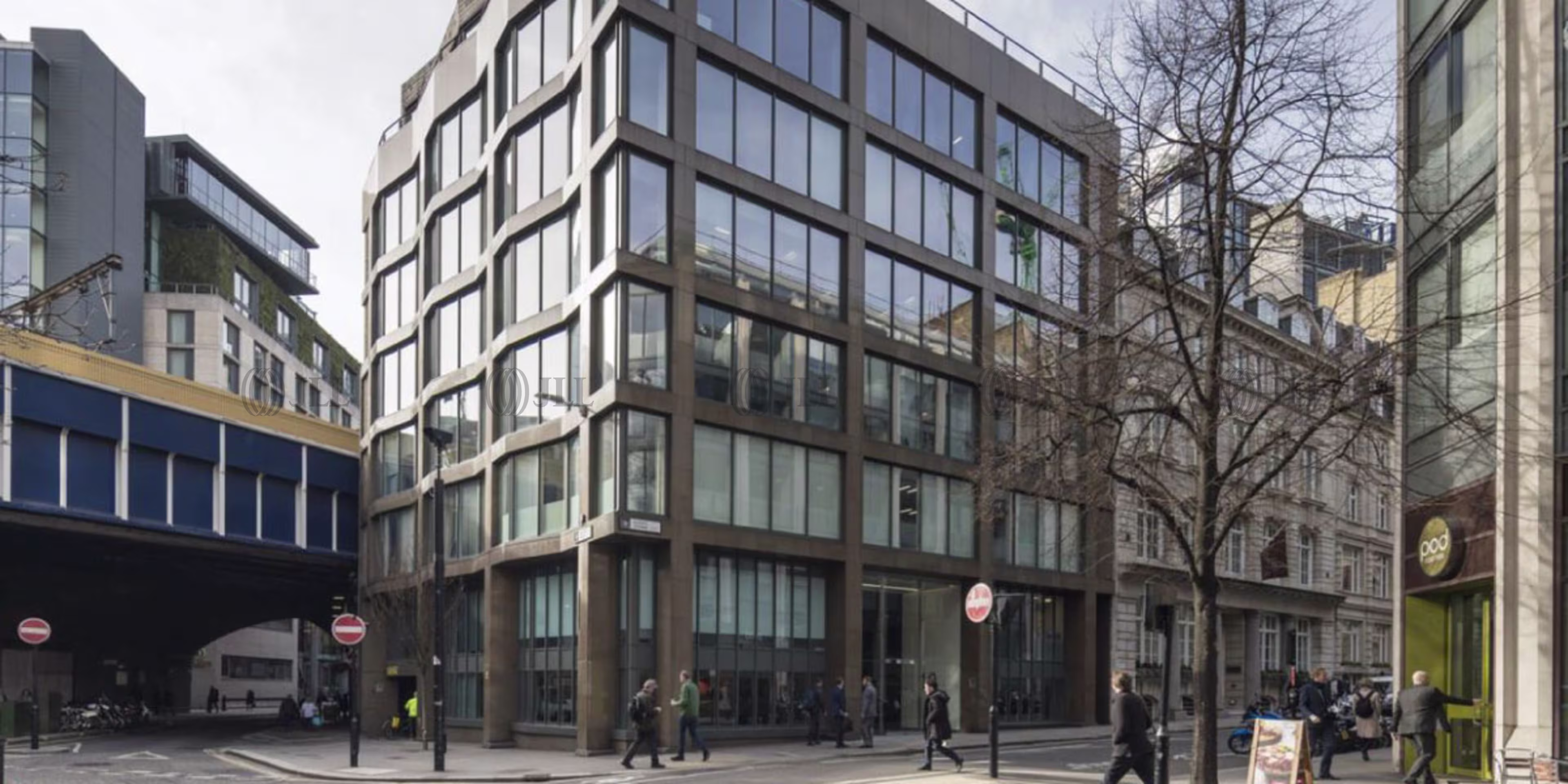 Lloyd's Avenue
