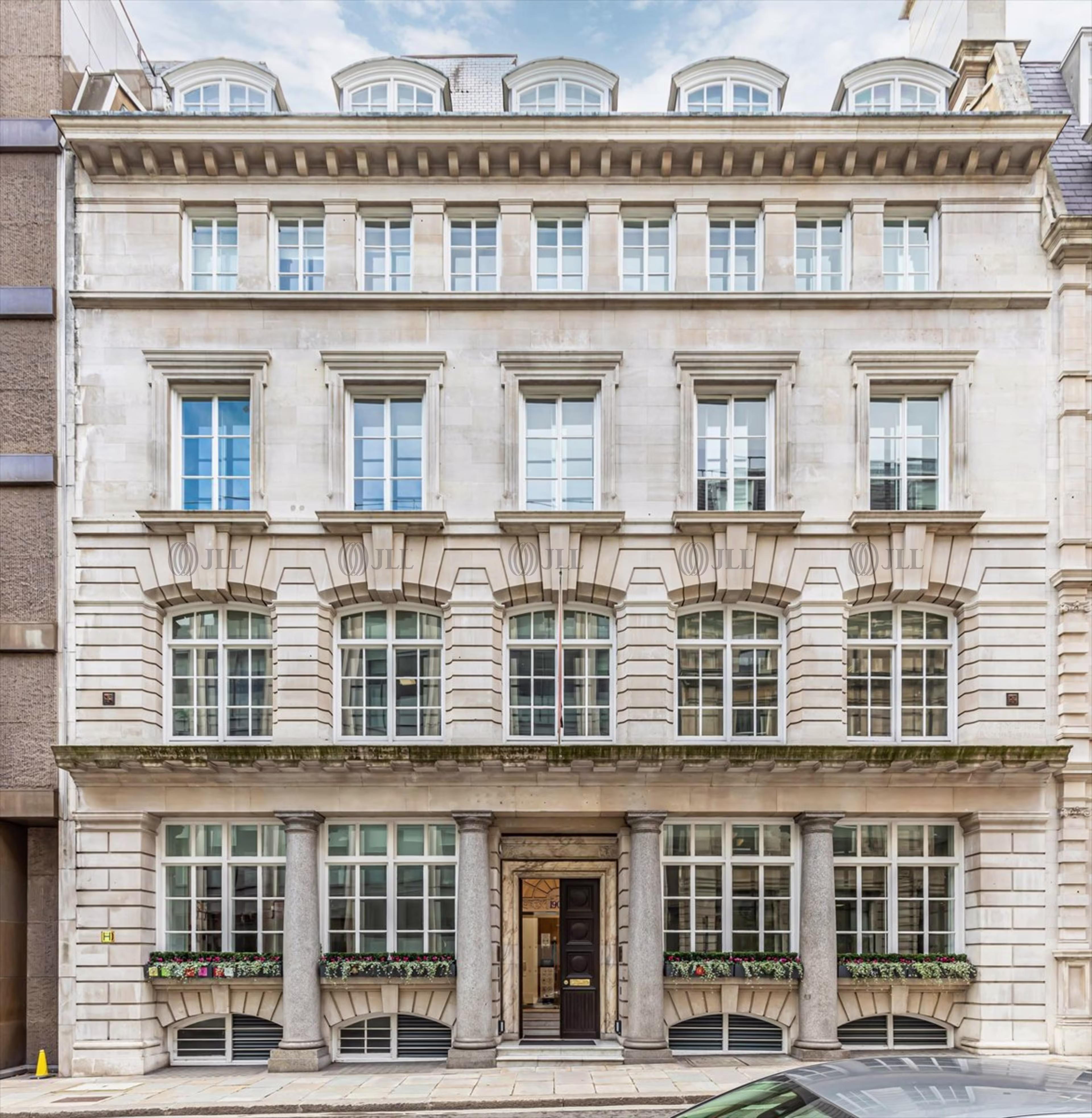 Lloyd's Avenue