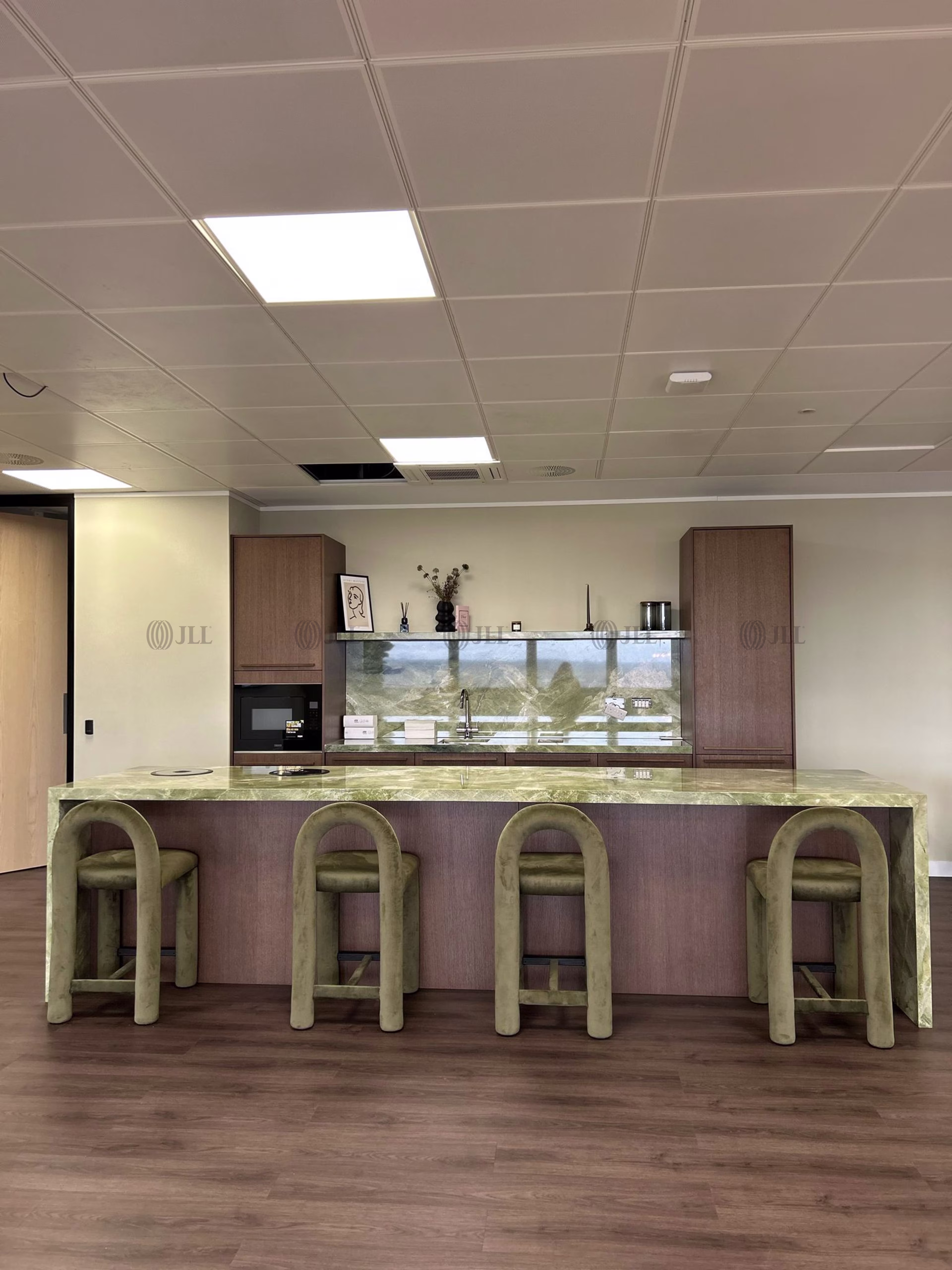 The Junction, Station Road