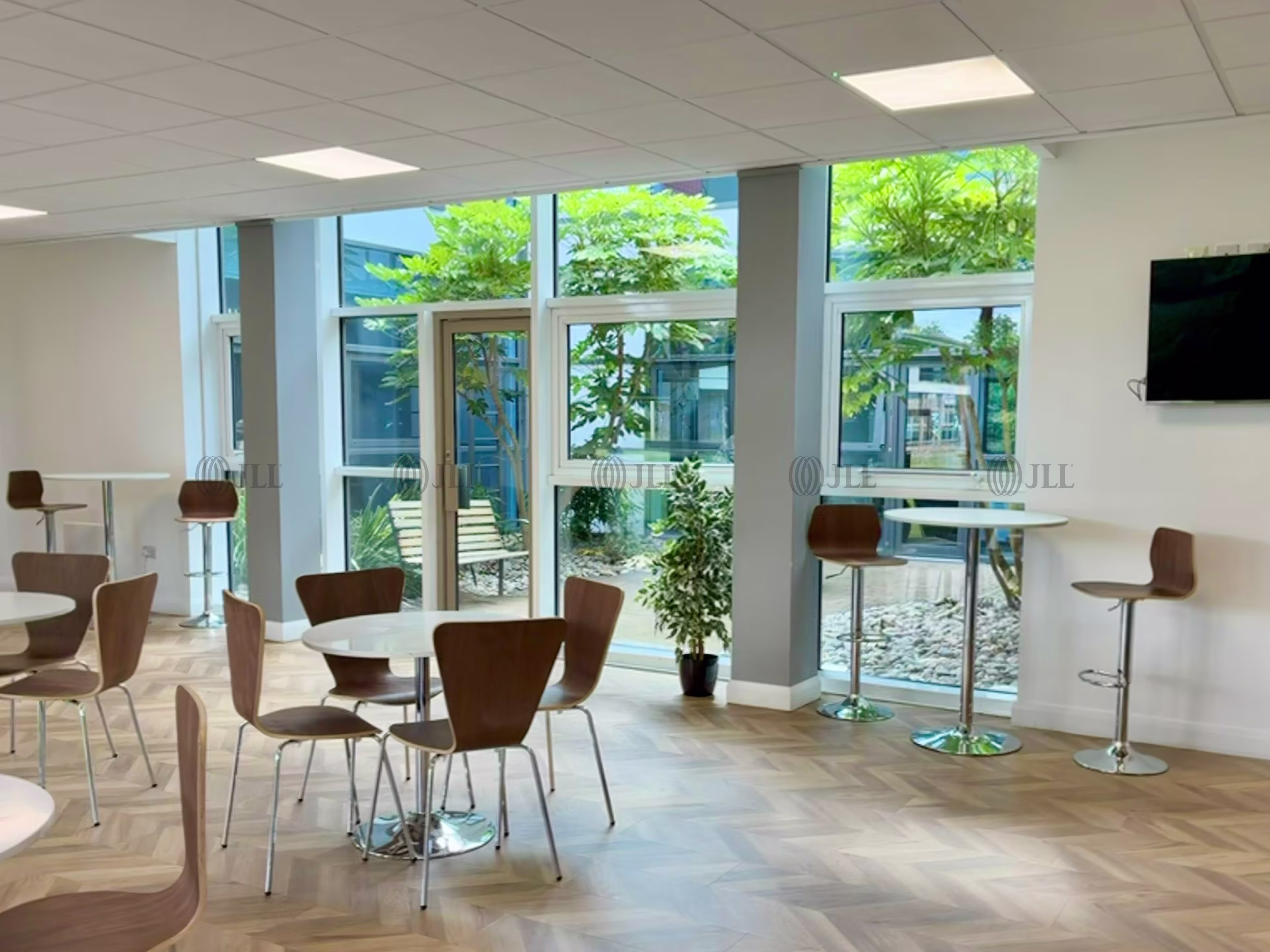 Solihull Parkway, Birmingham Business Park