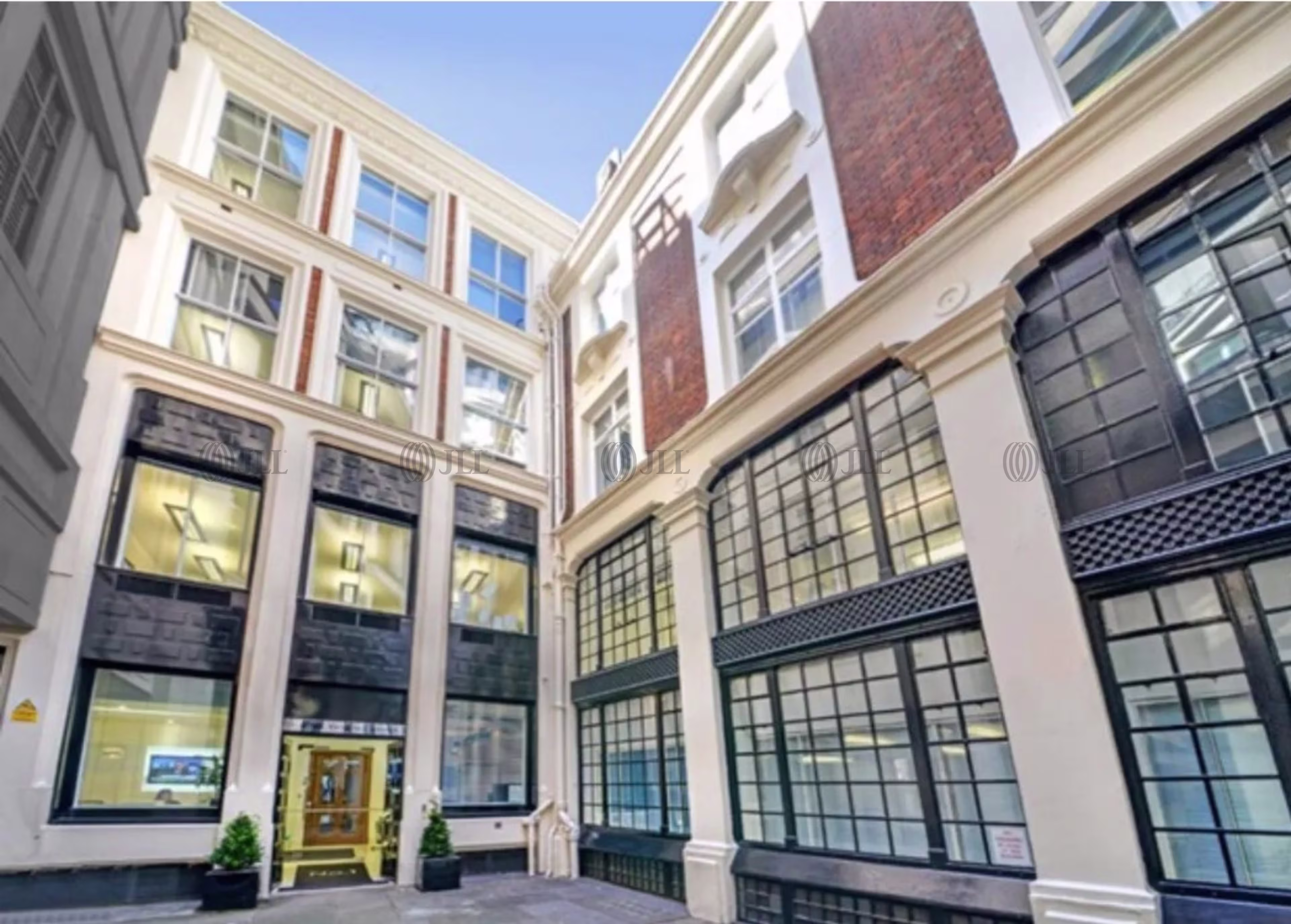 Royal Exchange Avenue