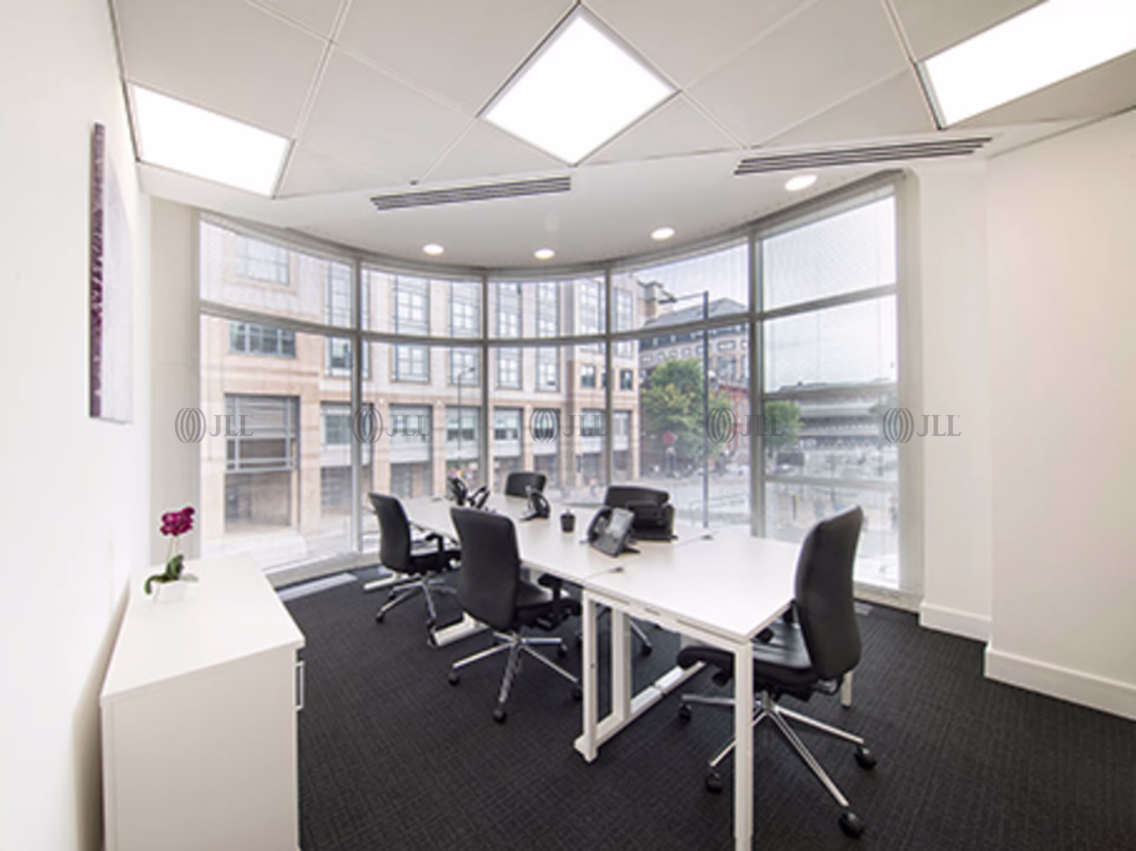 2 Queen Caroline Street