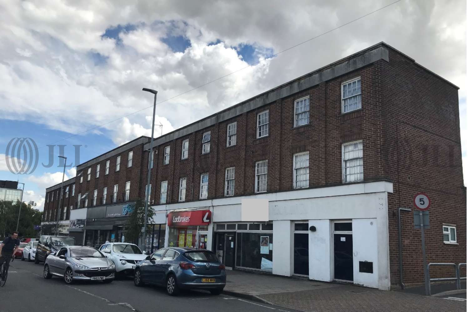 620622 Hitchin Road, Luton JLL Properties UK