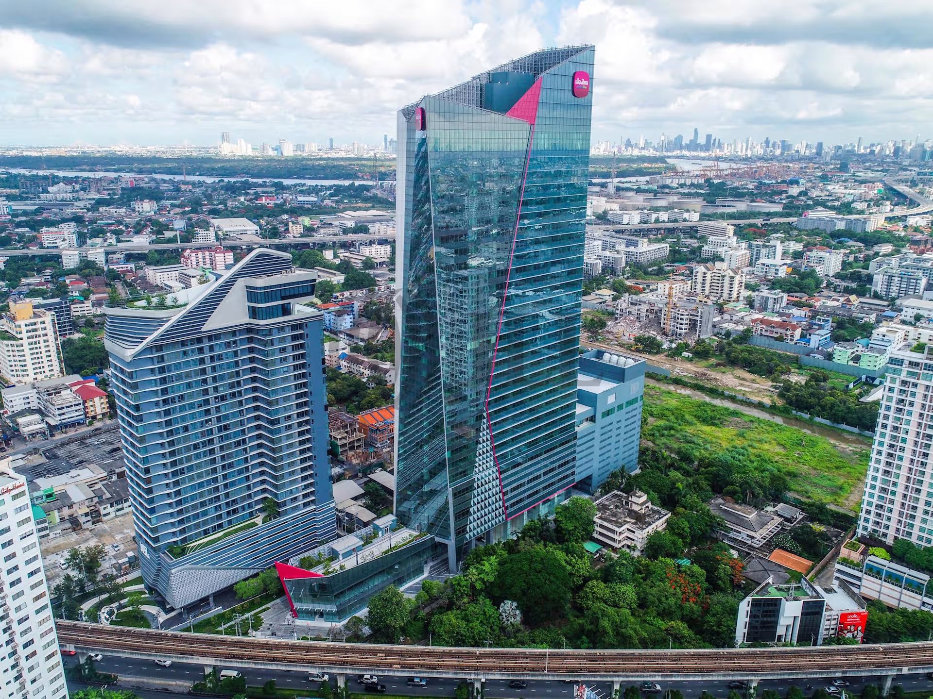 Office for rent Bangna—66 Tower