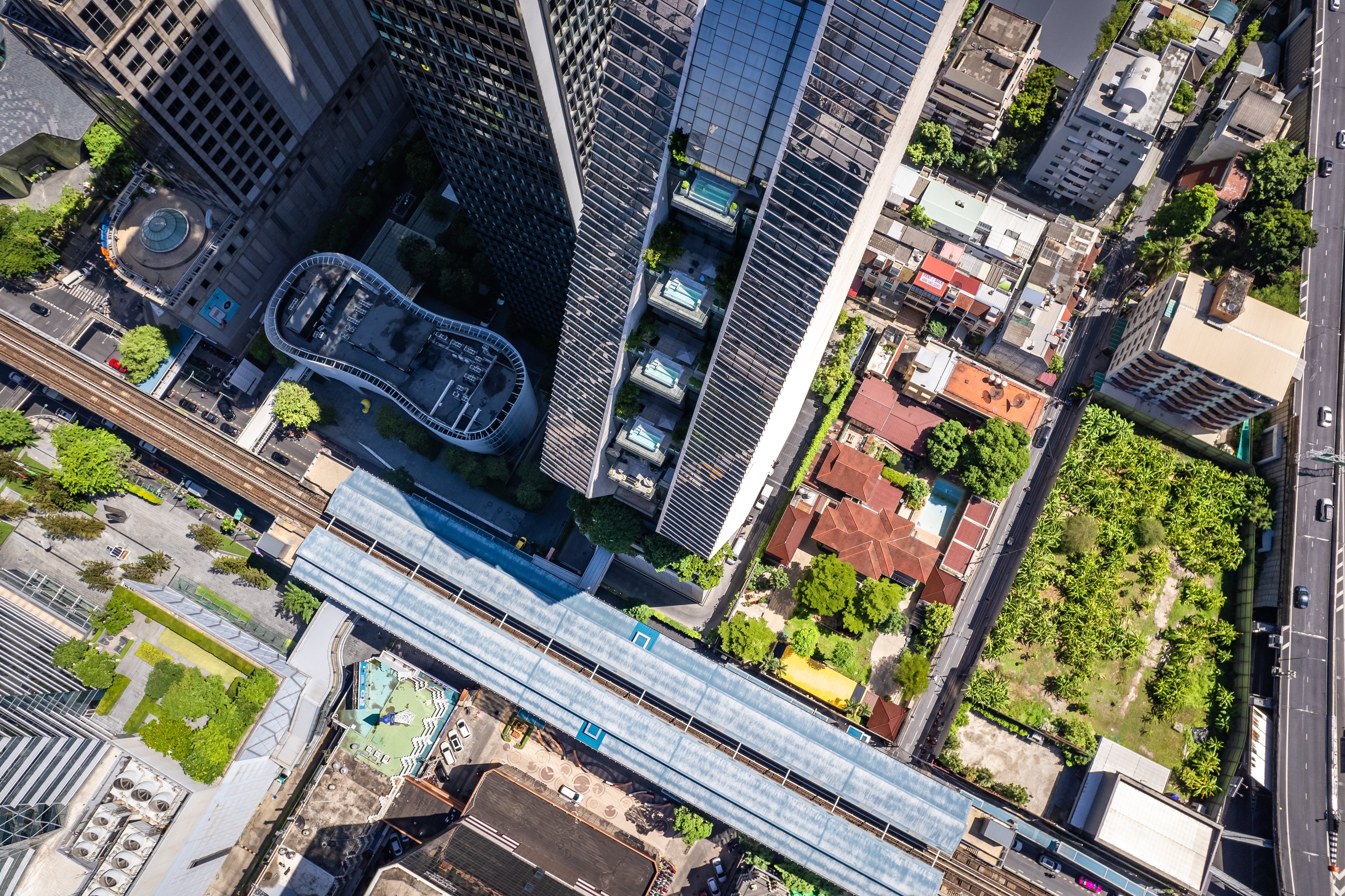 Office for rent in Ploenchit premium central district