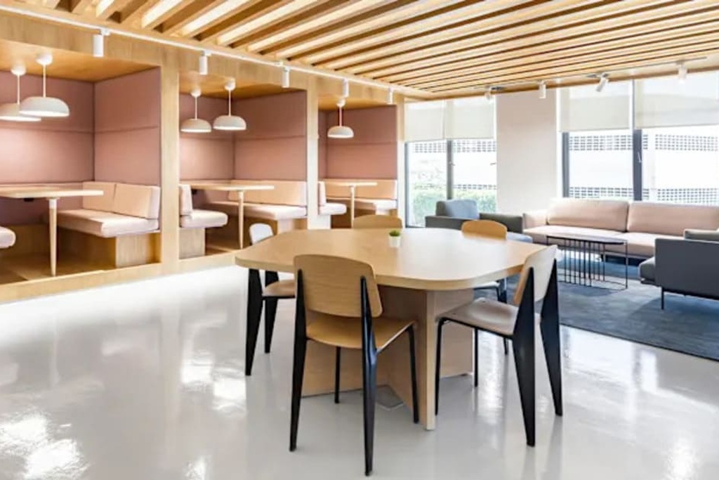 Co-working space ใกล้ BTS สถานีพญาไท - Regus ที่ Pearl Bangkok ขอขอบคุณรูปภาพจาก Event Banana