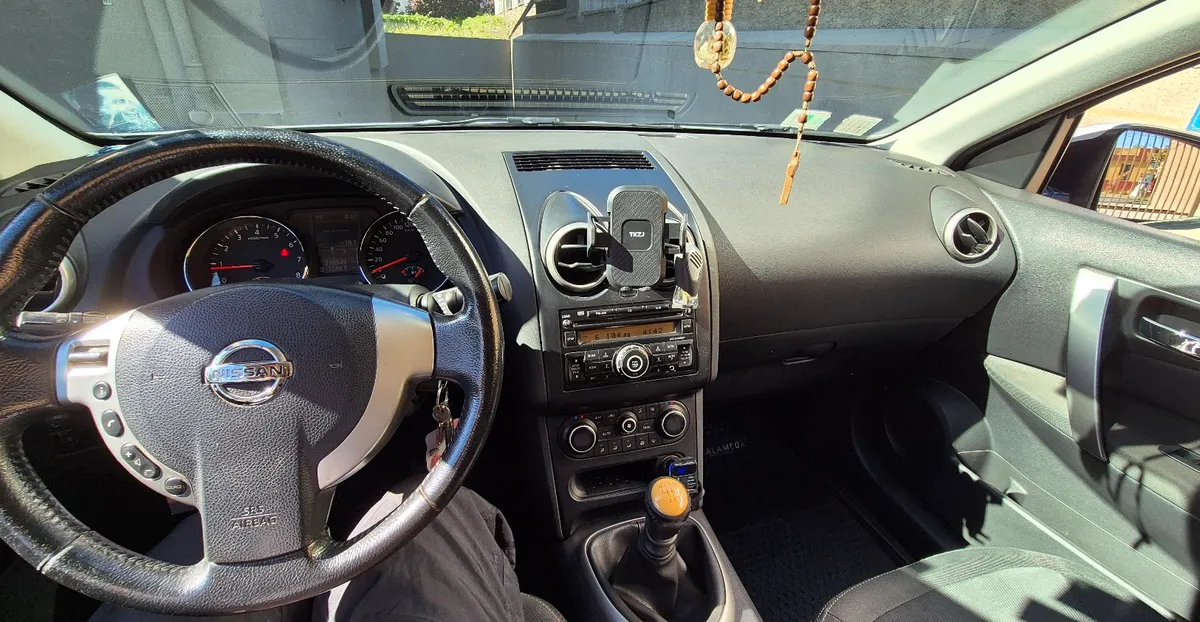 NISSAN QASHQAI 2.0 Ee Mt 4x2 año 2013