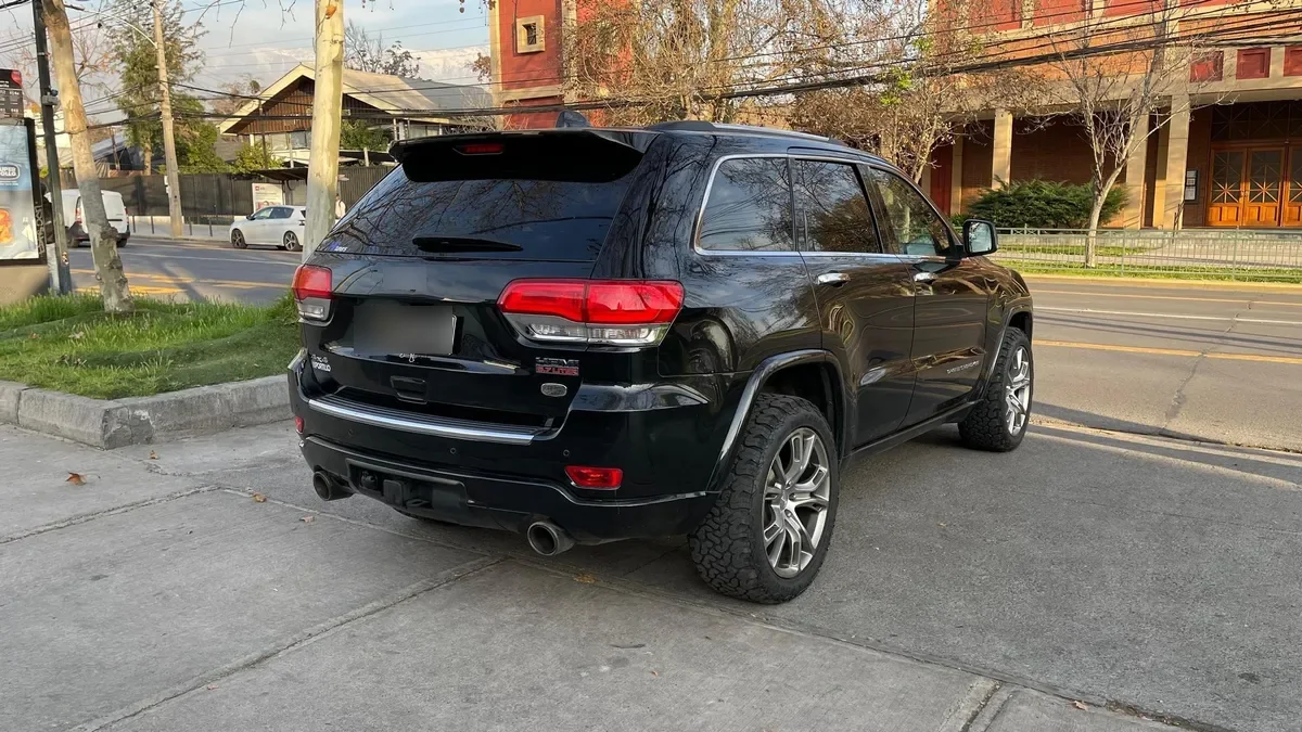 Jeep Cherokee Overland 5.7 Aut año 2016