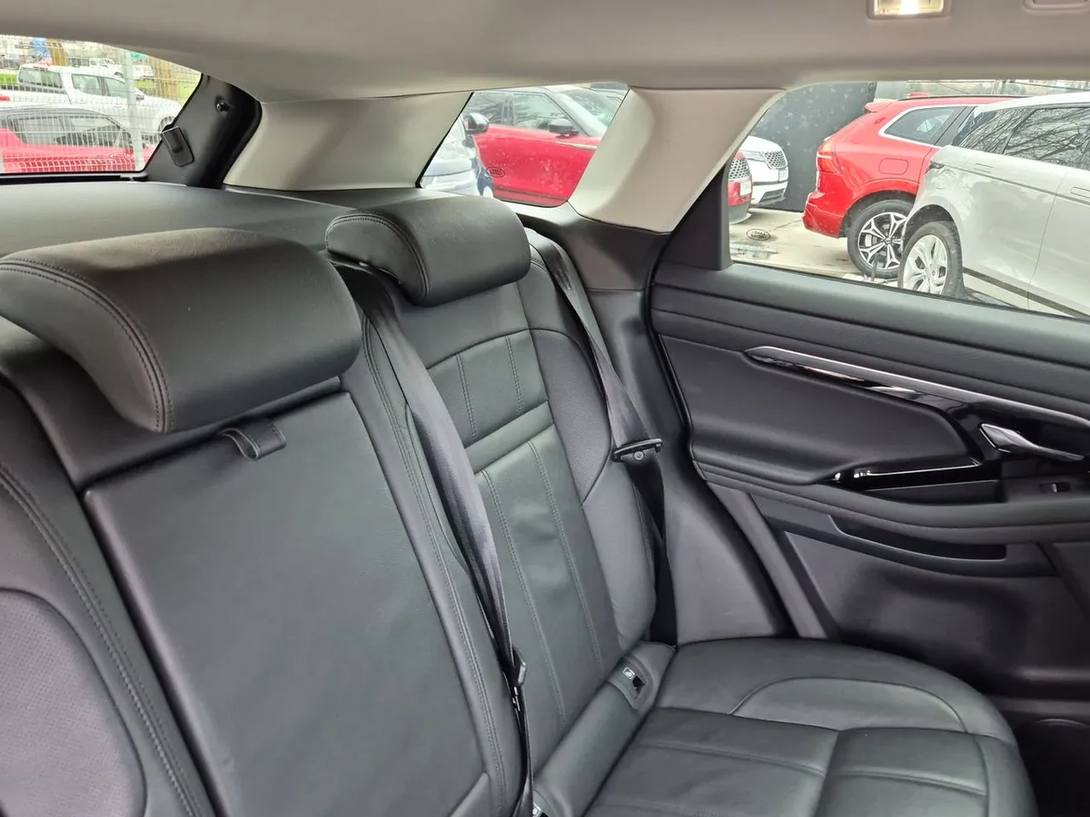 Land Rover Evoque 2.0i R-Dynamic S año 2024