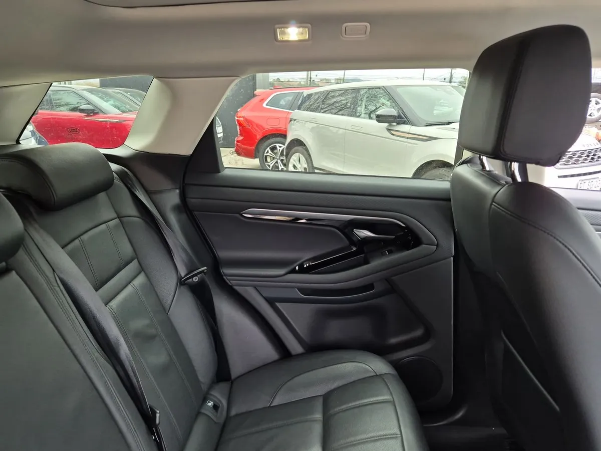 Land Rover Evoque 2.0i R-Dynamic S año 2024