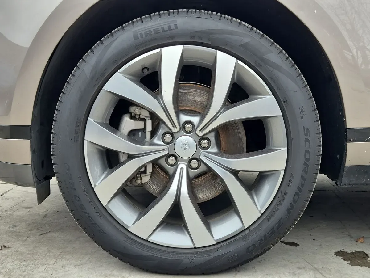 Land Rover Evoque 2.0i R-Dynamic S año 2024