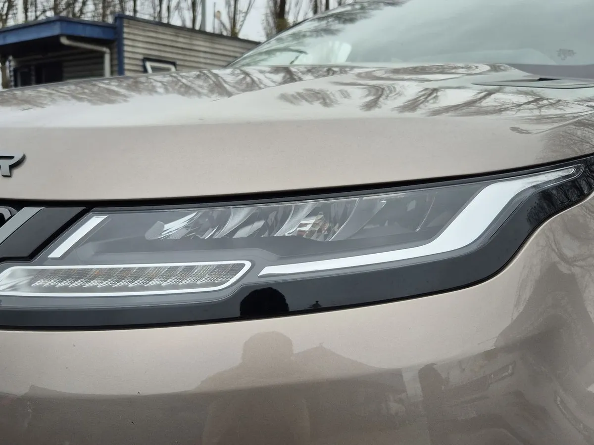Land Rover Evoque 2.0i R-Dynamic S año 2024