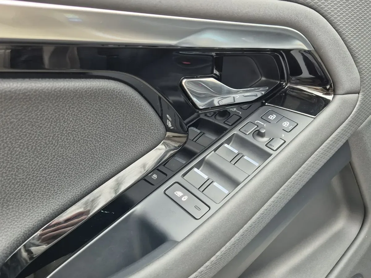 Land Rover Evoque 2.0i R-Dynamic S año 2024