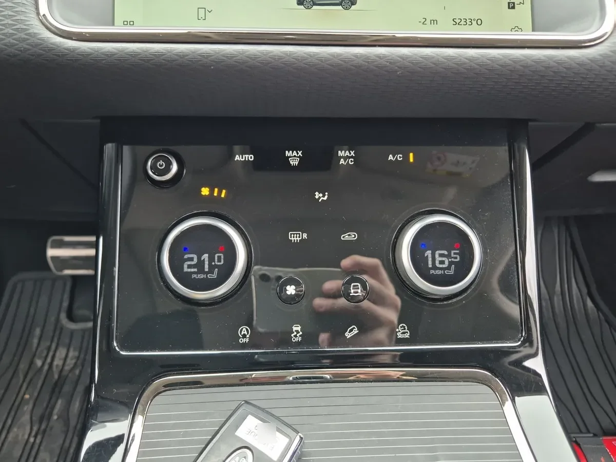 Land Rover Evoque 2.0i R-Dynamic S año 2024
