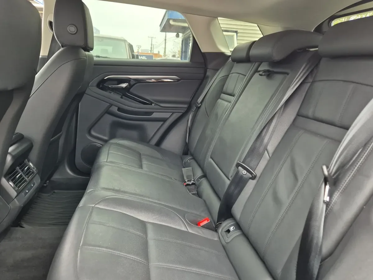 Land Rover Evoque 2.0i R-Dynamic S año 2024