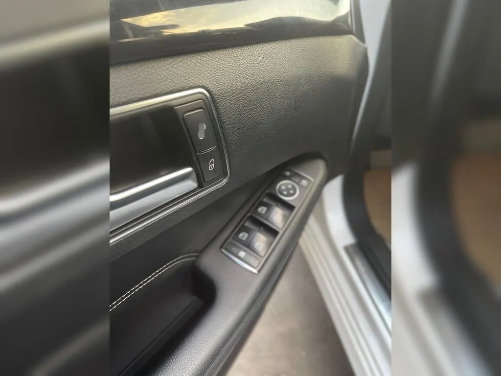 MERCEDES-BENZ 200 2.0 Aut año 2014