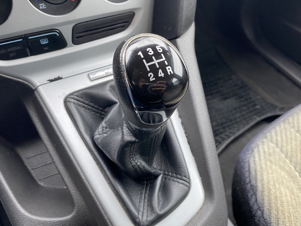 FORD FOCUS Se año 2014