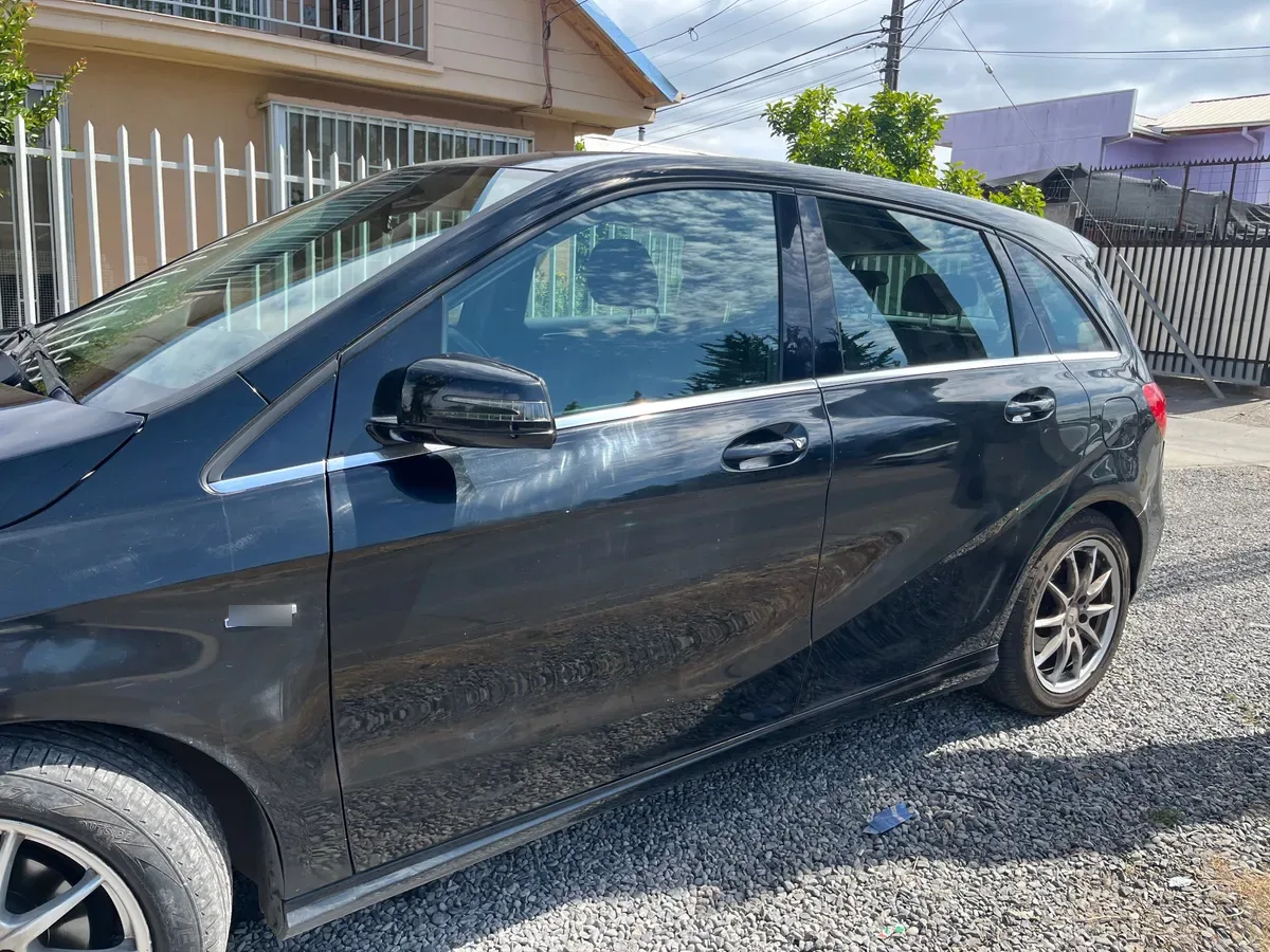 MERCEDES BENZ B180 1.6 Mt año 2012