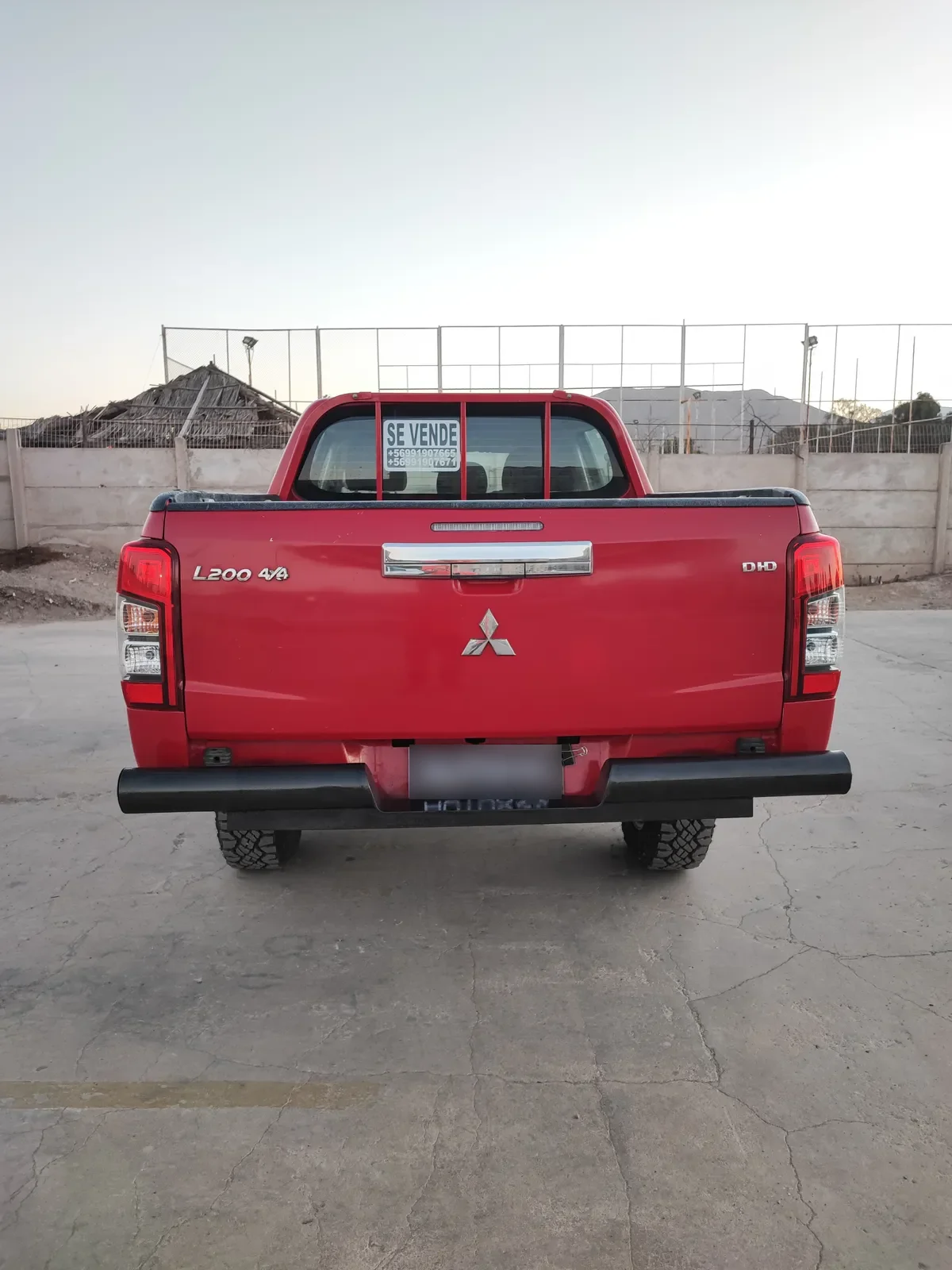 MITSUBISHI L200 2.4 Td Katana Crt Mt 4x4 Diesel año 2021
