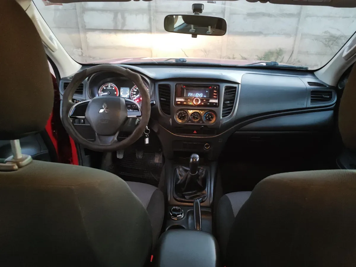 MITSUBISHI L200 2.4 Td Katana Crt Mt 4x4 Diesel año 2021