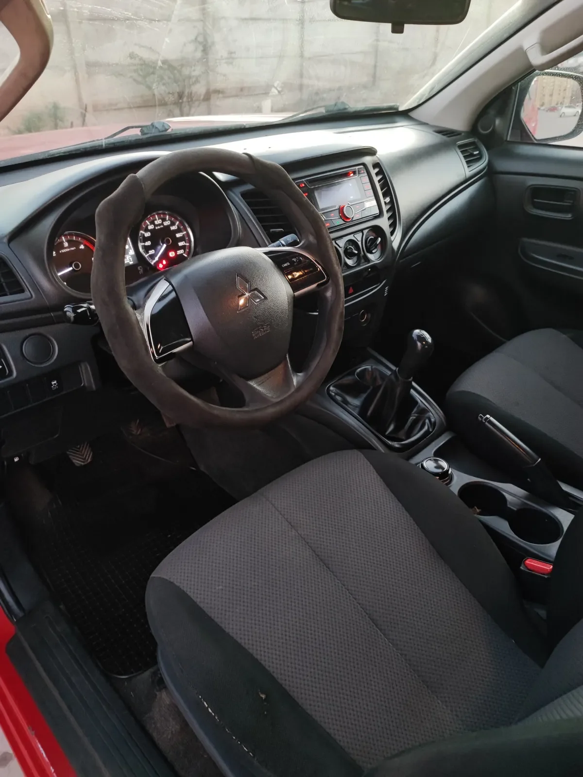 MITSUBISHI L200 2.4 Td Katana Crt Mt 4x4 Diesel año 2021