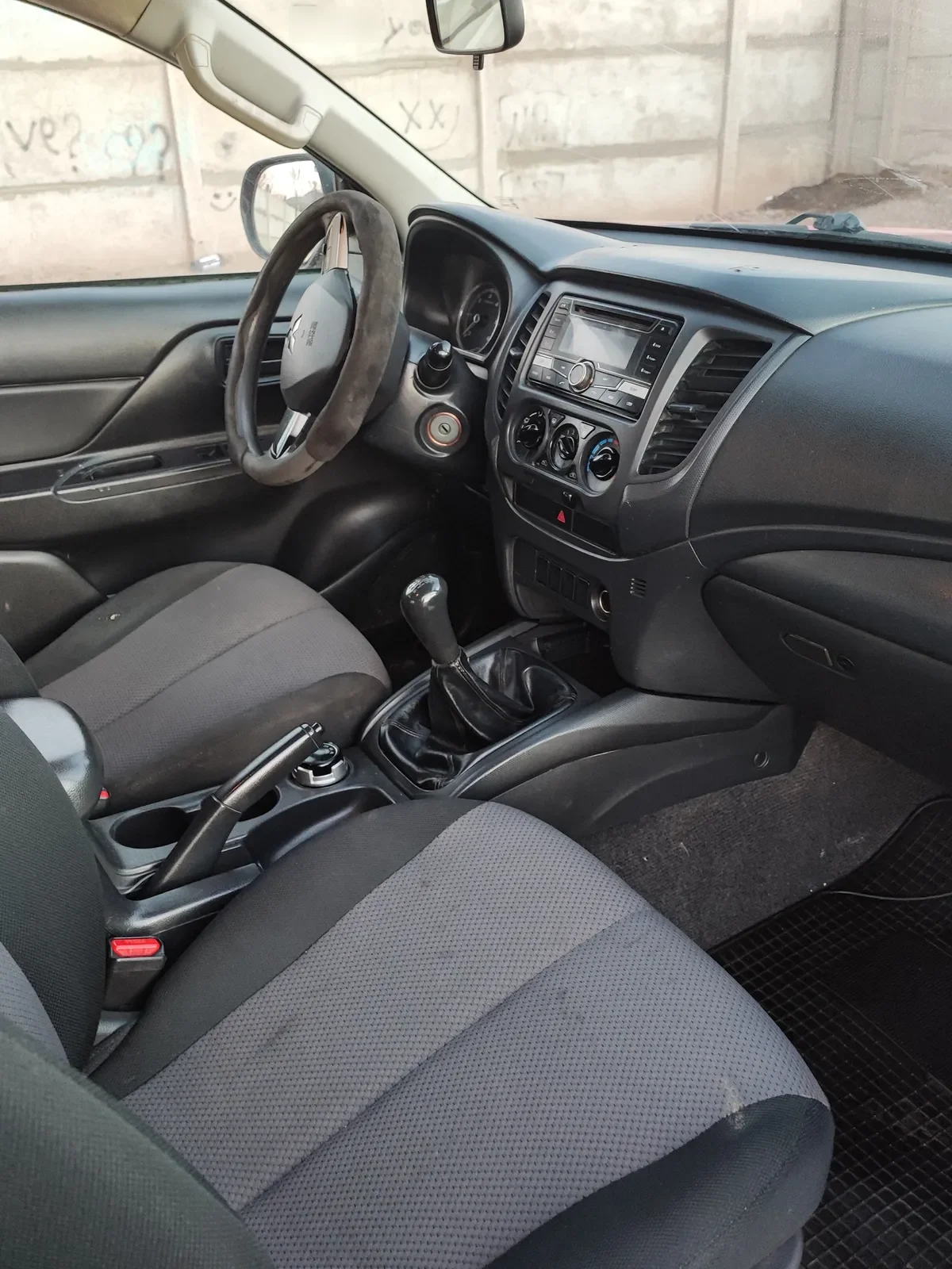 MITSUBISHI L200 2.4 Td Katana Crt Mt 4x4 Diesel año 2021