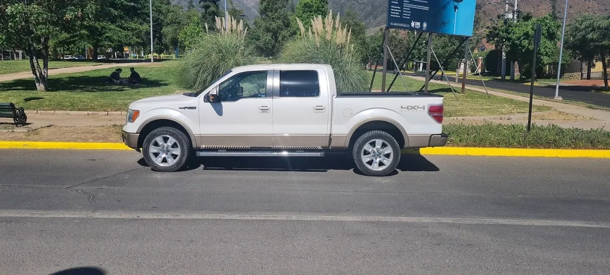 FORD F-150 5.0 Supercrew Lariat At 4x4 año 2013
