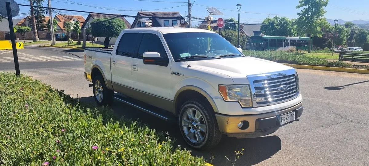 FORD F-150 5.0 Supercrew Lariat At 4x4 año 2013