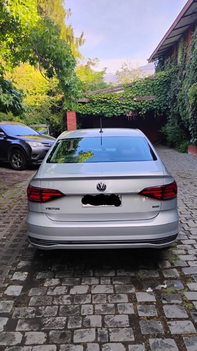 VOLKSWAGEN VIRTUS 1.6 Trendline Mt año 2021